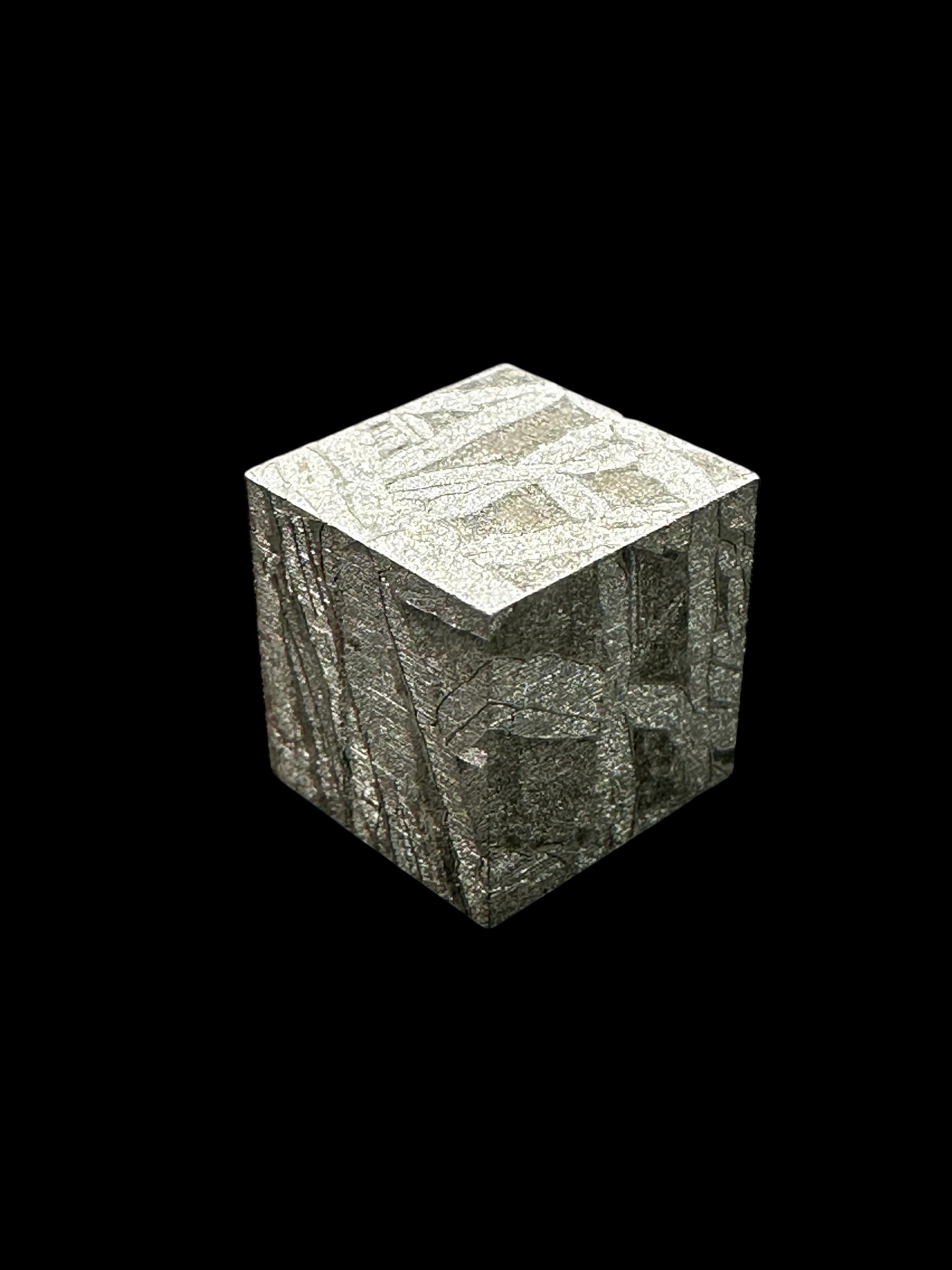 Meteorite Aletai Cube 9mm – Xinjiang, China - MEAL125