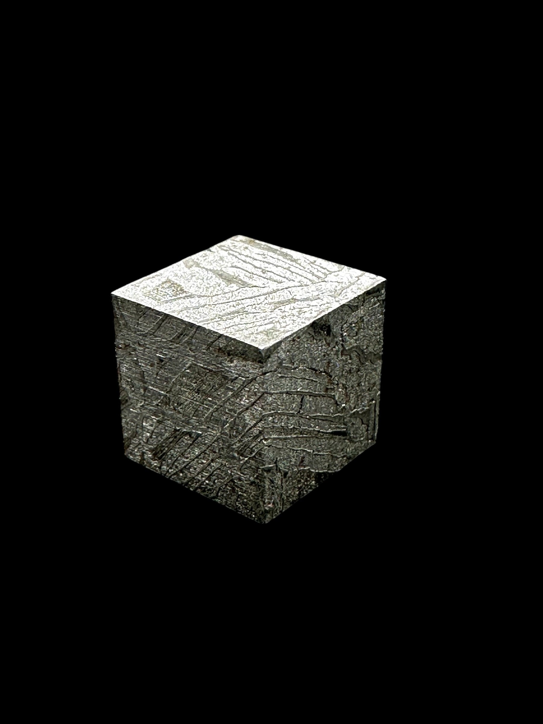 Meteorite Aletai Cube 9mm – Xinjiang, China - MEAL126
