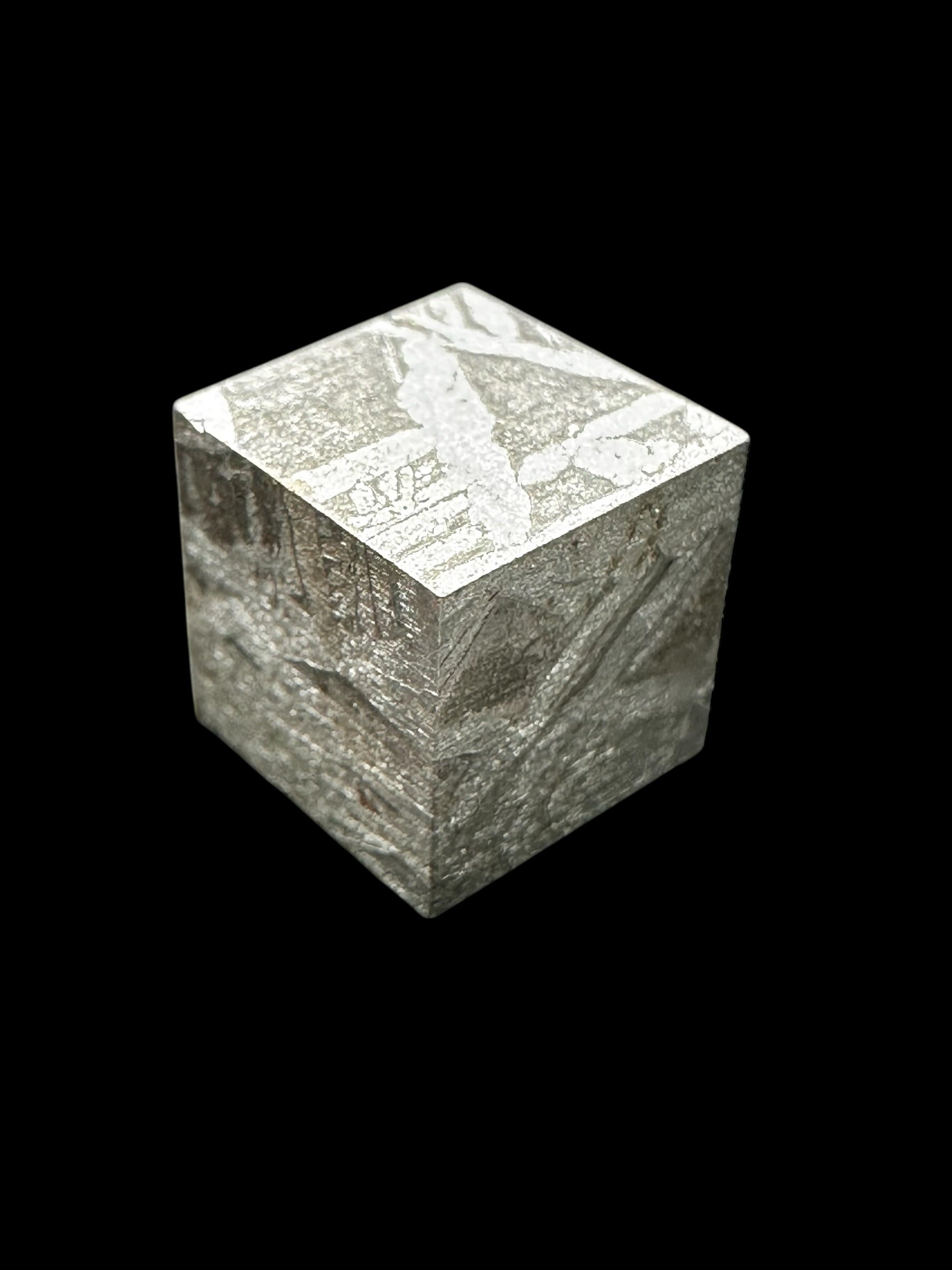 Meteorite Aletai Cube 9mm – Xinjiang, China - MEAL127