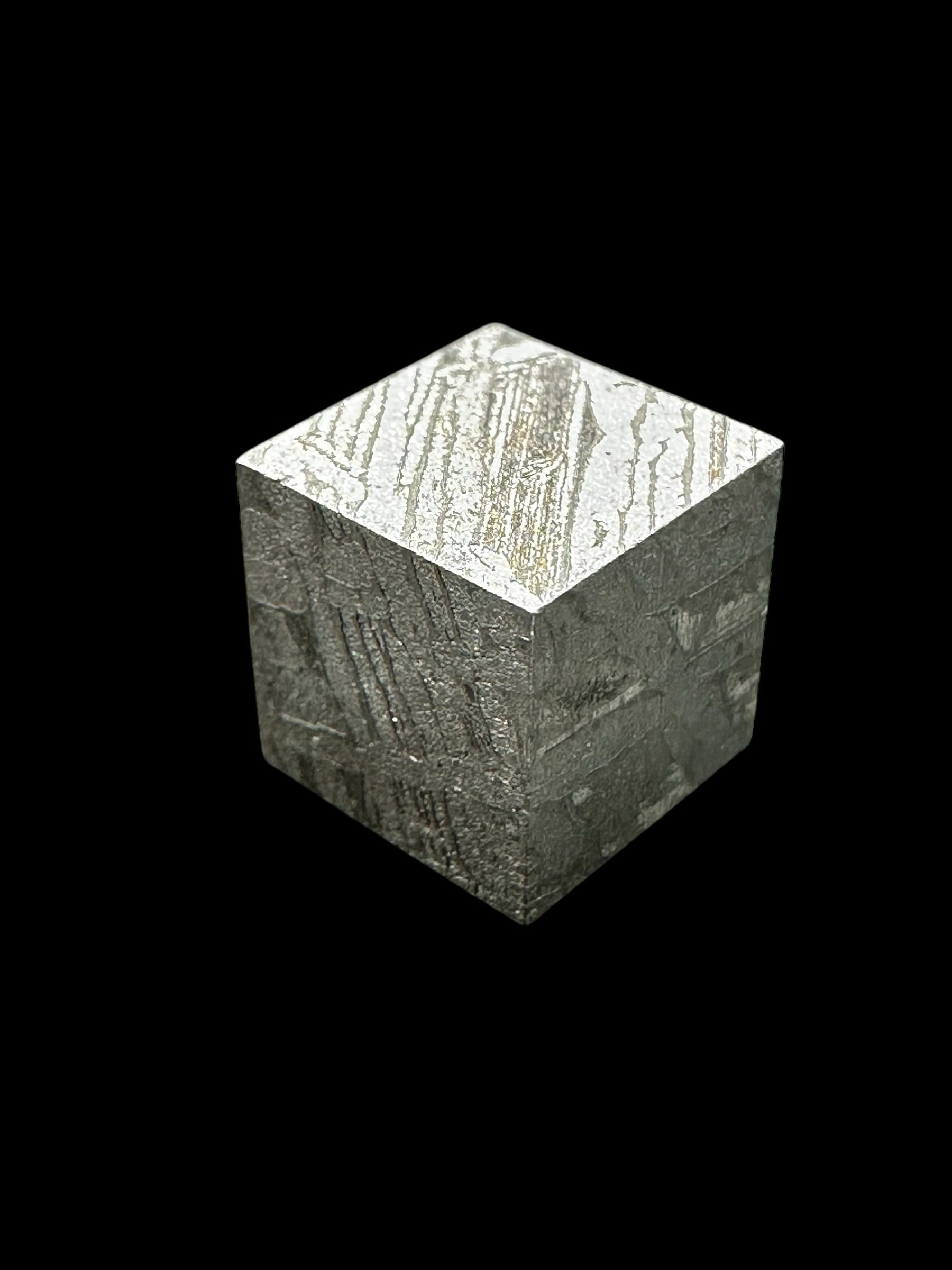 Meteorite Aletai Cube 9mm – Xinjiang, China - MEAL129