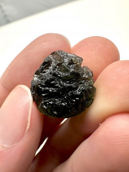 Moldavite Grezza – Maly Chlum – 4,4g - V066-1