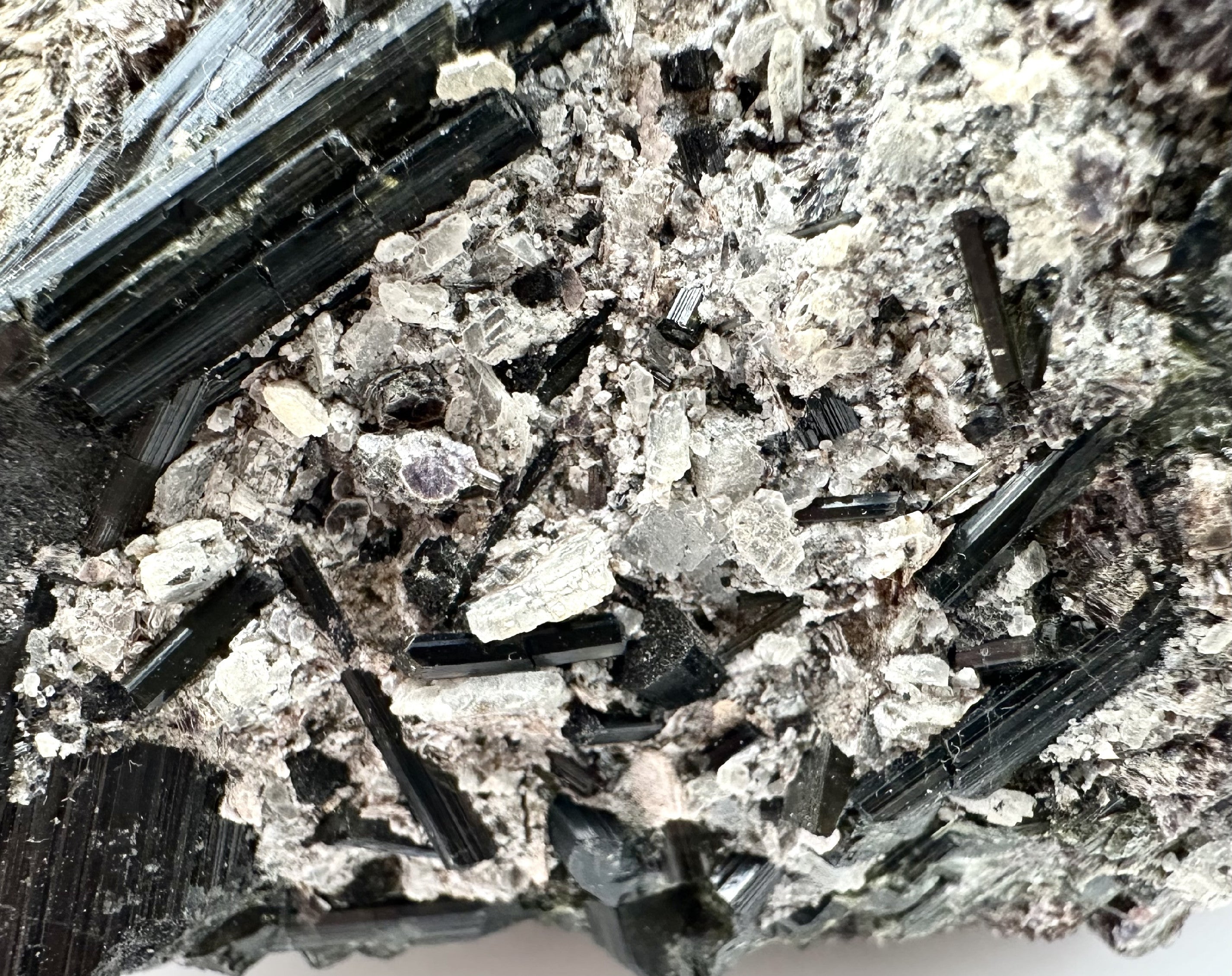 Schorl – Minas Gerais, Brazil - SK028