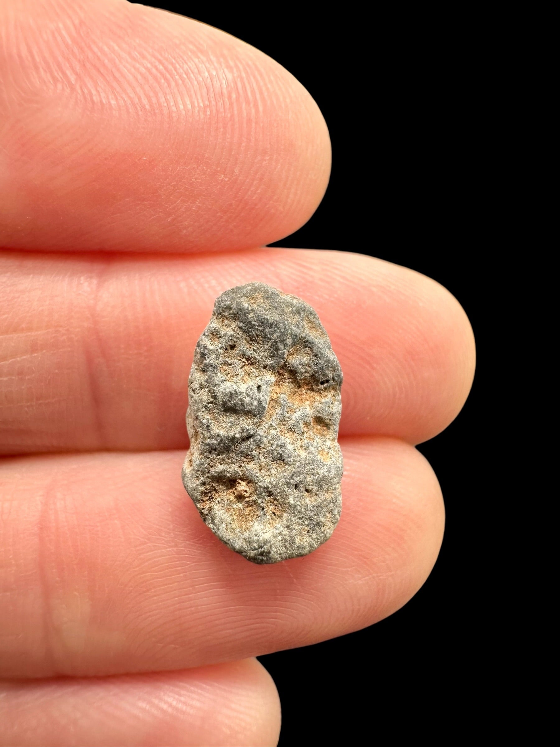 Lunar meteorite Bechar 007 – 0,6g – Algeria - MEBA118