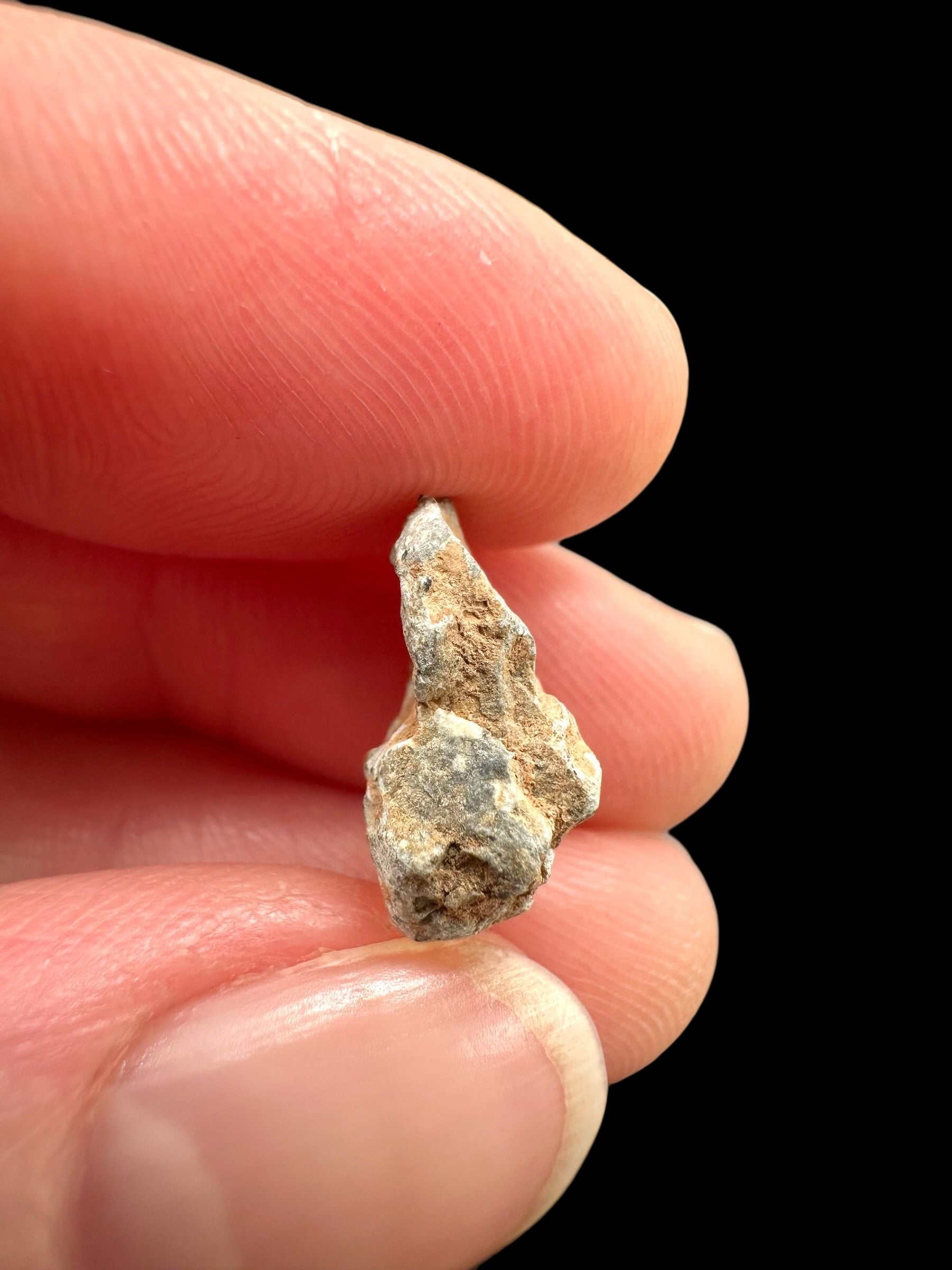 Lunar meteorite Bechar 007 – 0,8g – Algeria - MEBA122