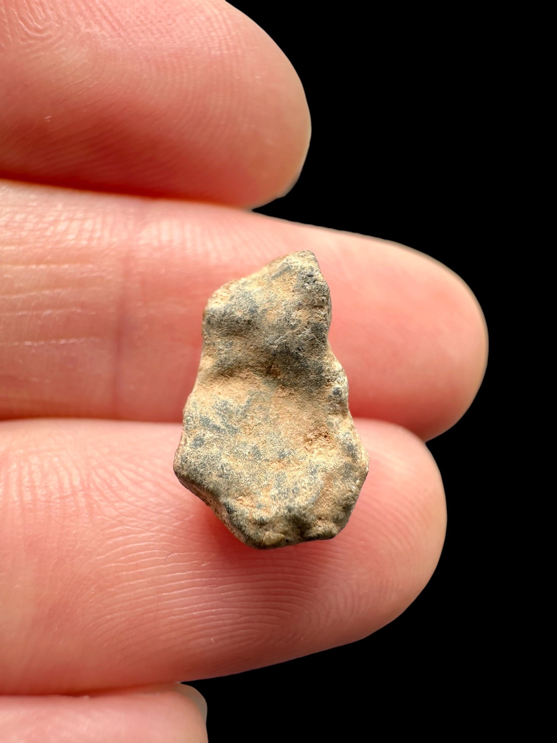 Lunar meteorite Bechar 007 – 0,8g – Algeria - MEBA125