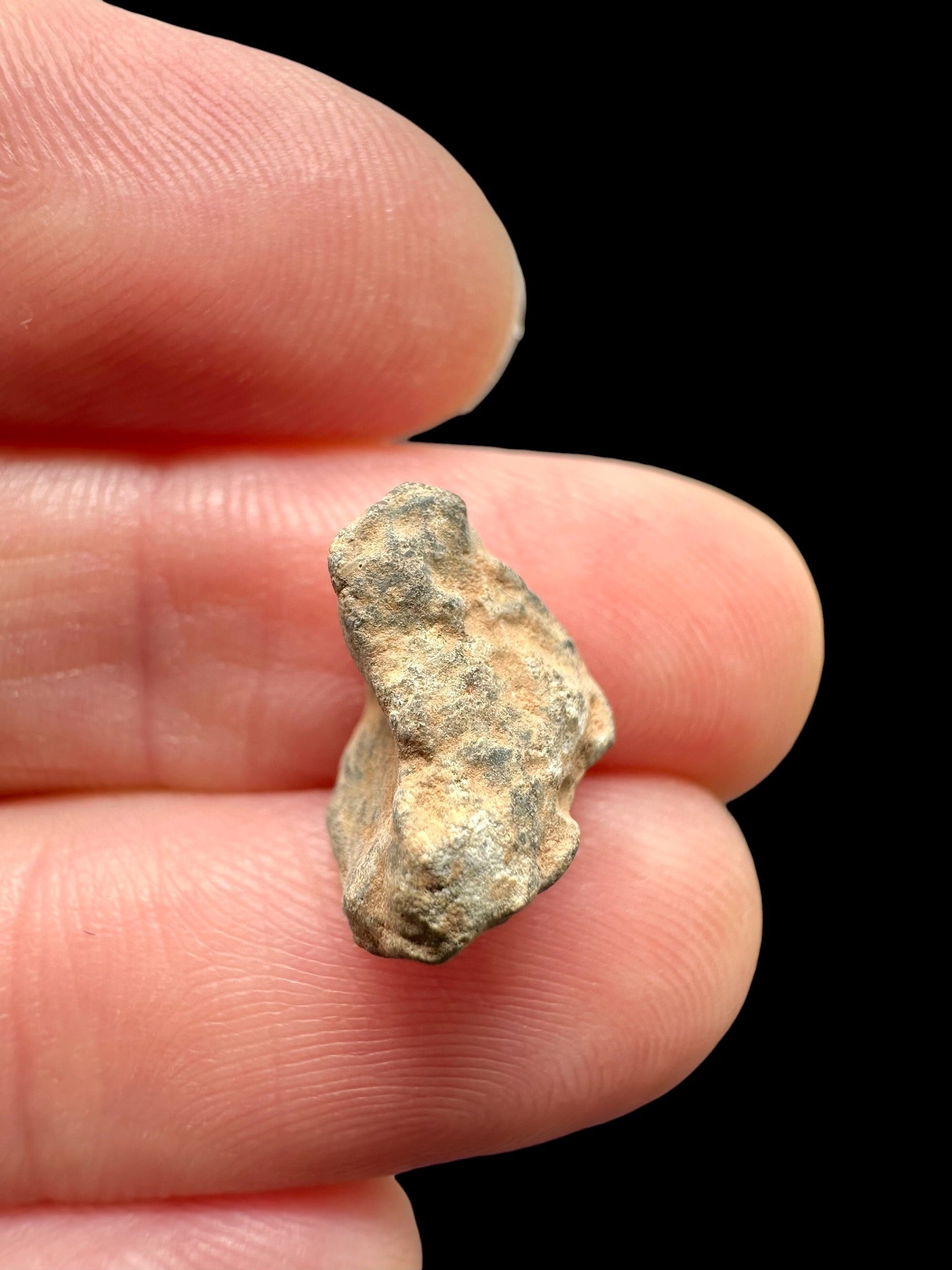 Lunar meteorite Bechar 007 – 0,8g – Algeria