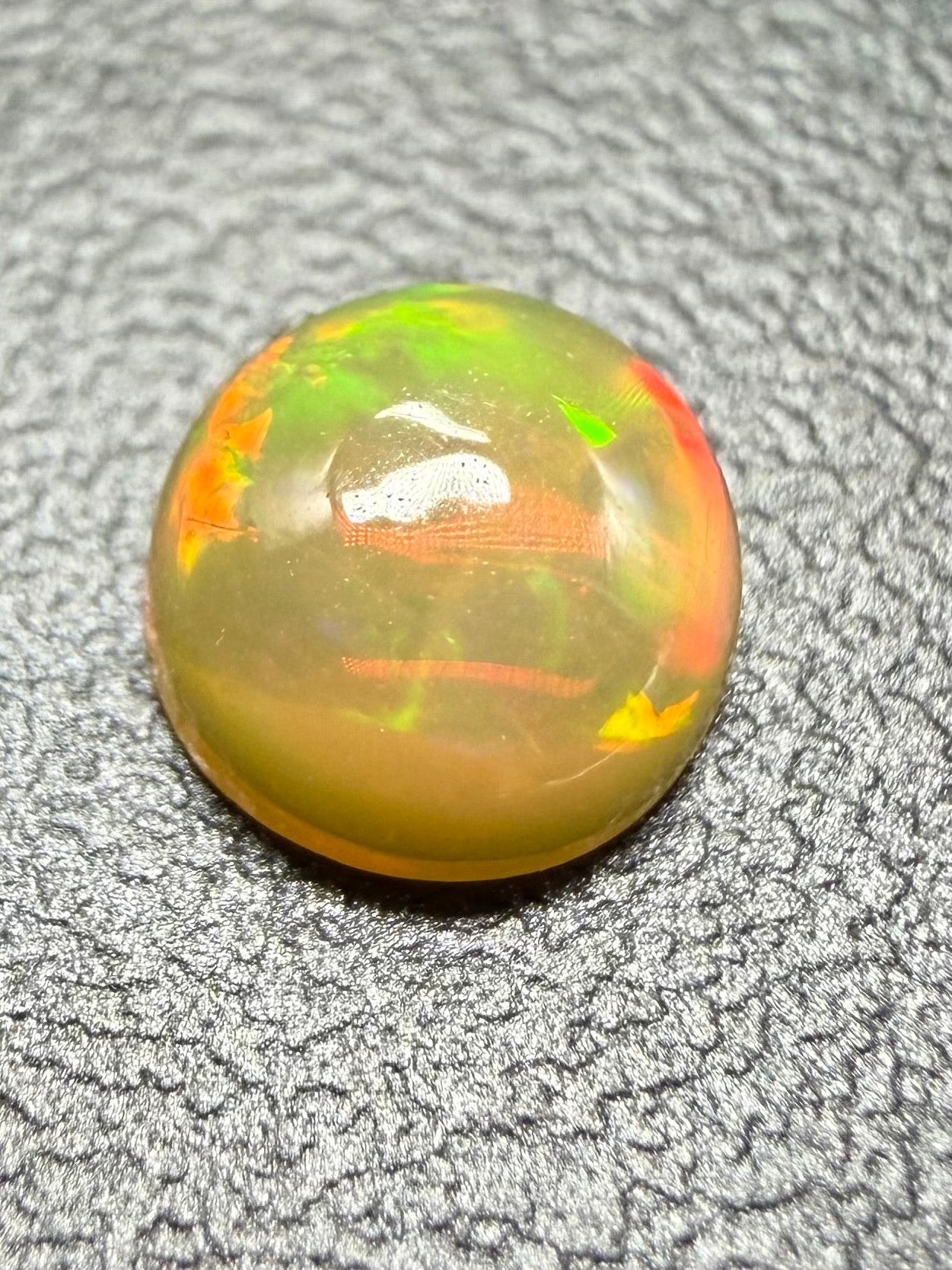 Precious opal cabochon 0,32ct – Welo, Ethiopia - OPK109