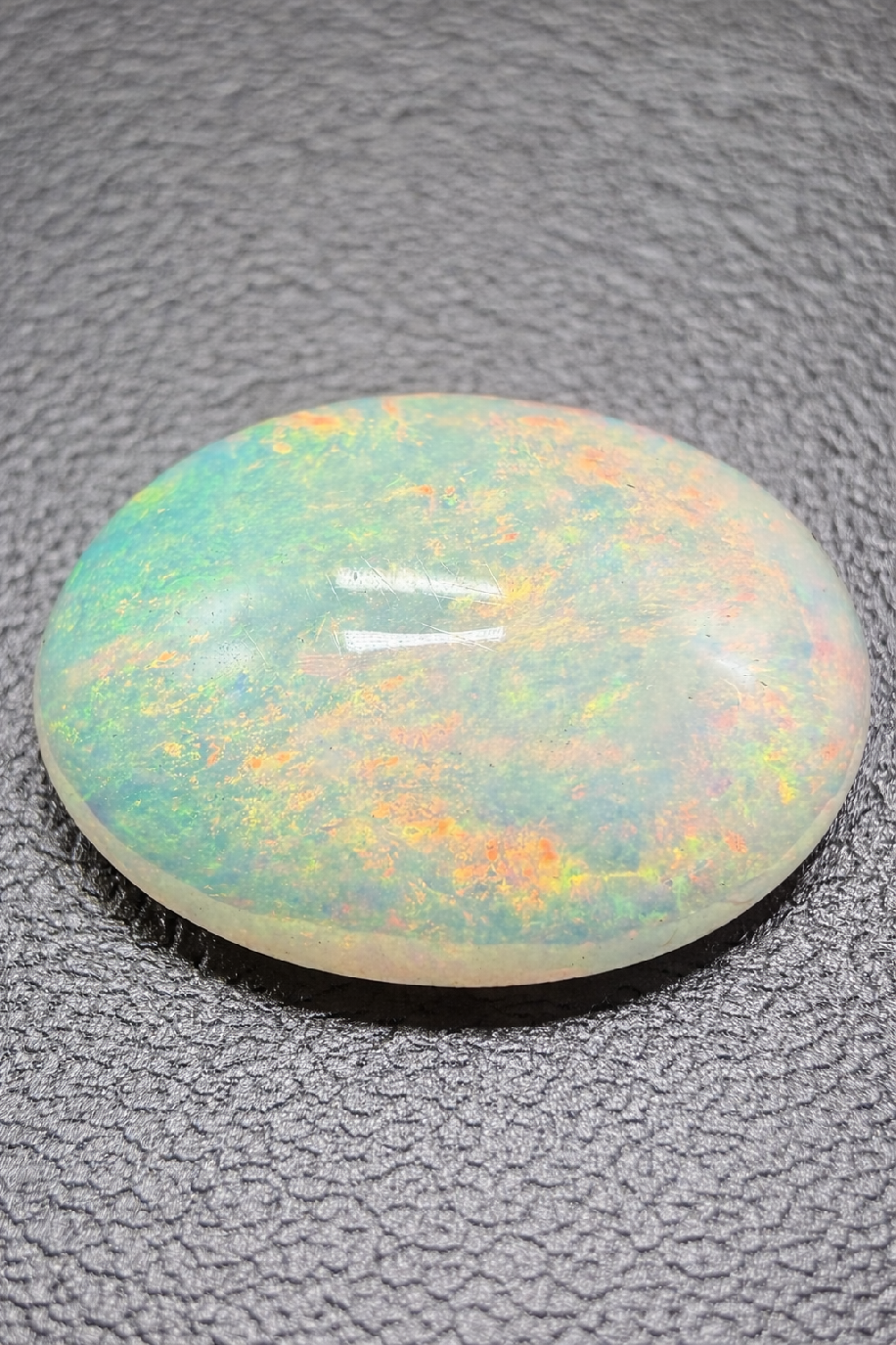 Precious opal cabochon 1,4ct – Welo, Ethiopia