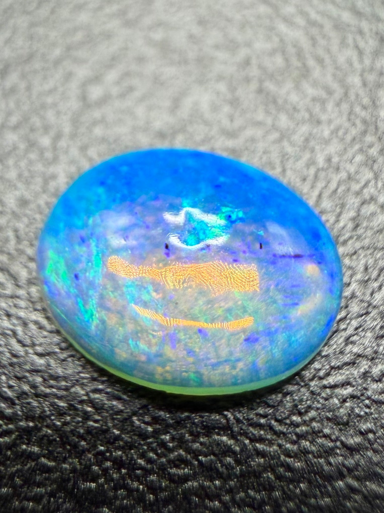 Precious opal cabochon 0,7ct – Welo, Ethiopia - OPK114
