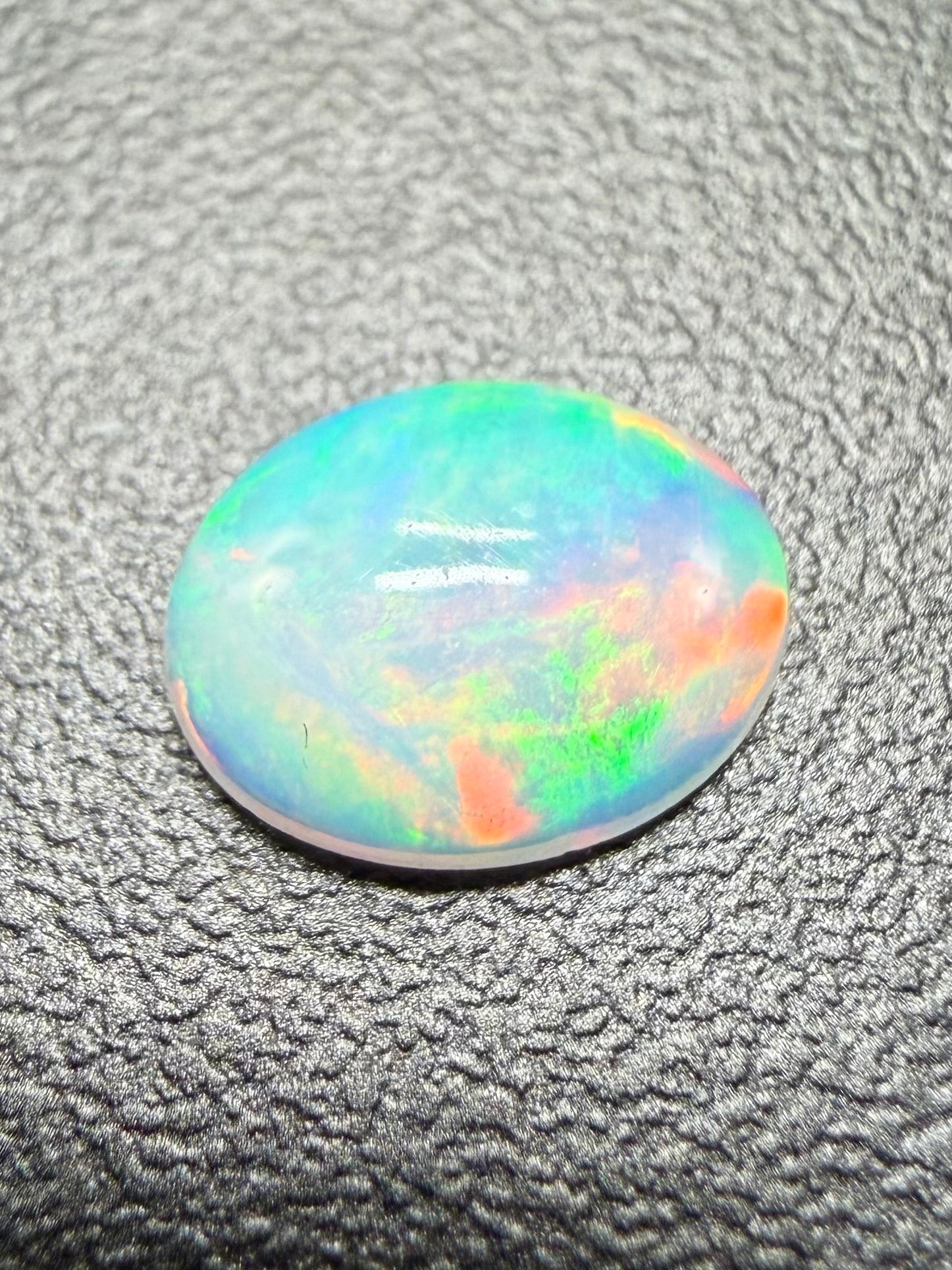 Precious opal cabochon 0,55ct – Welo, Ethiopia - OPK116