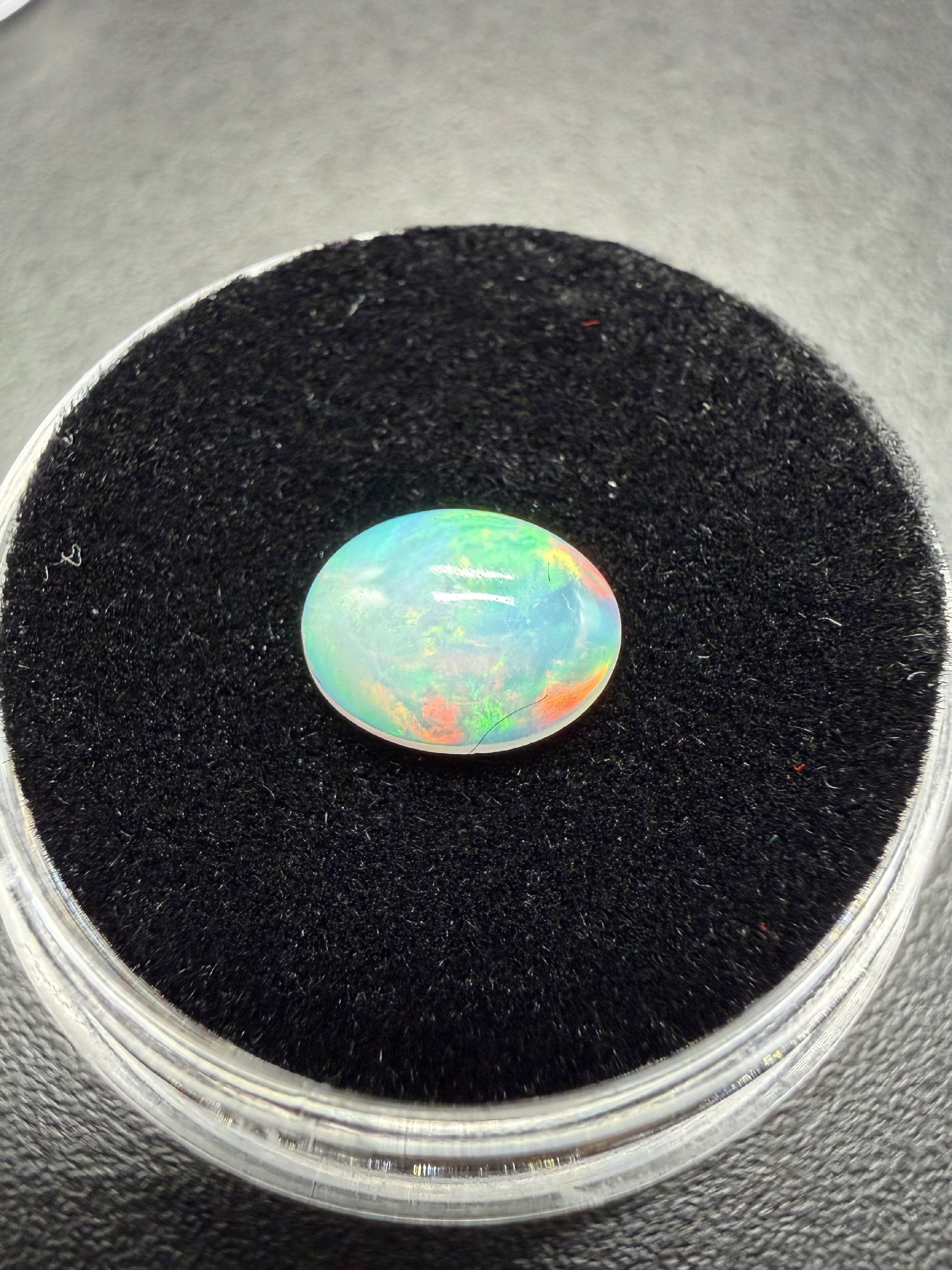 Precious opal cabochon 0,55ct – Welo, Ethiopia - OPK116