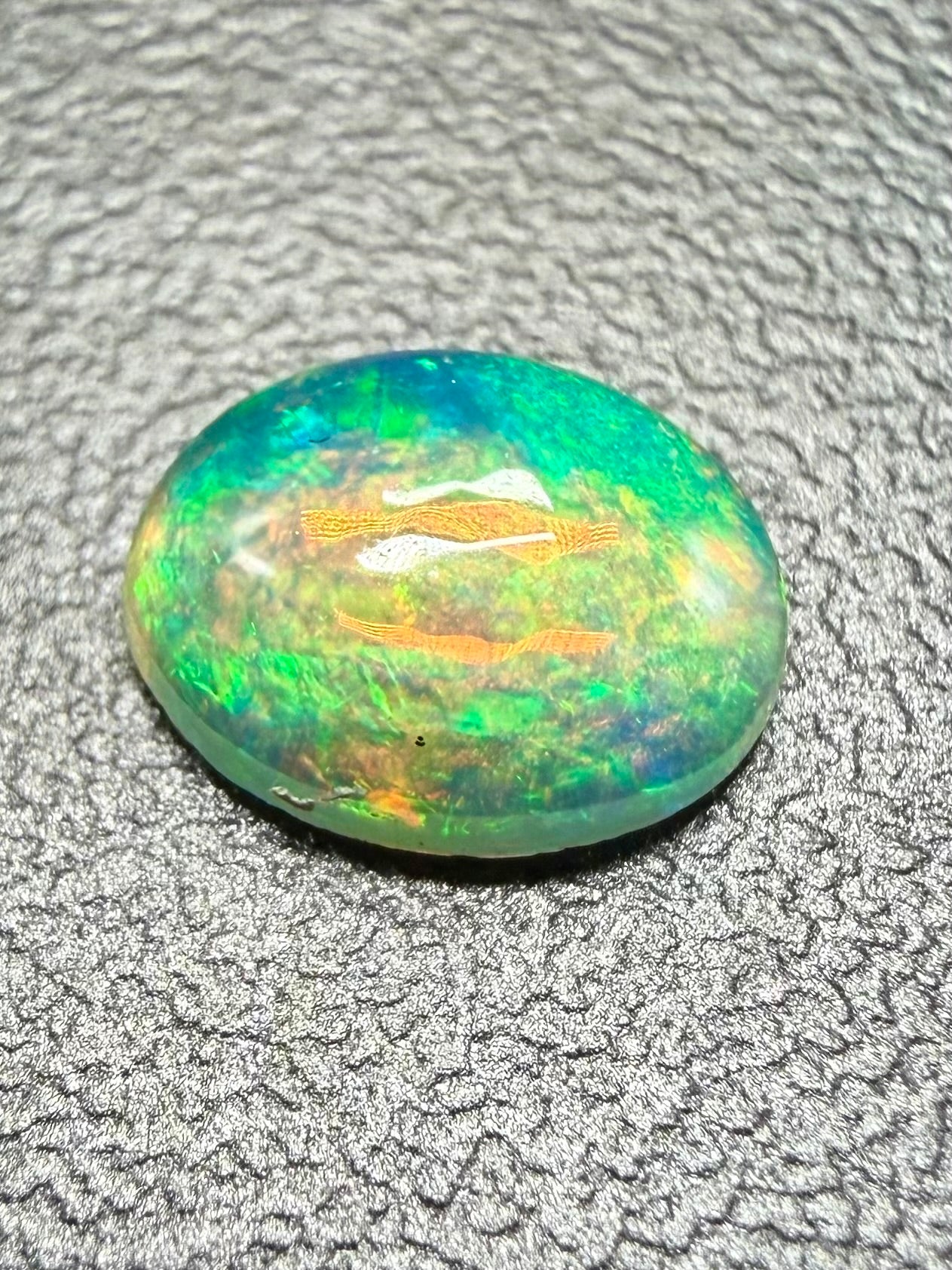 Precious opal cabochon 0,37ct – Welo, Ethiopia - OPK124