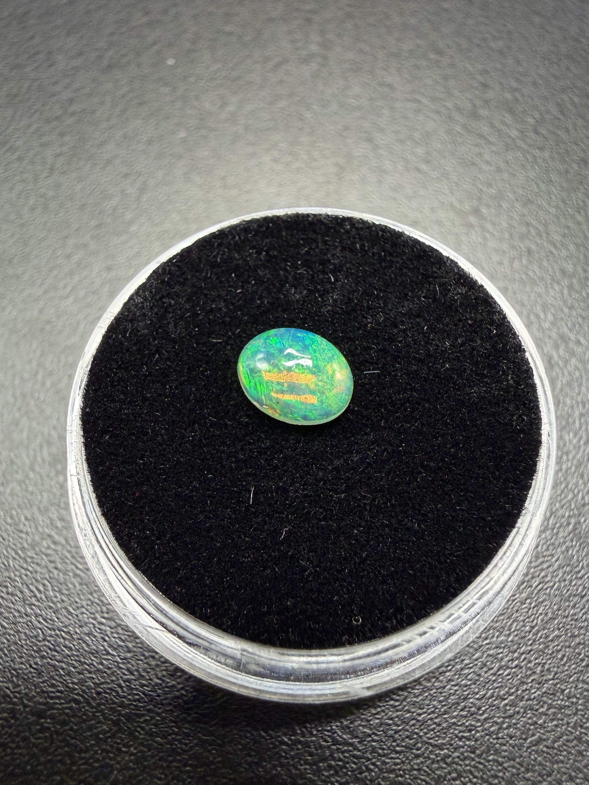 Precious opal cabochon 0,37ct – Welo, Ethiopia - OPK124