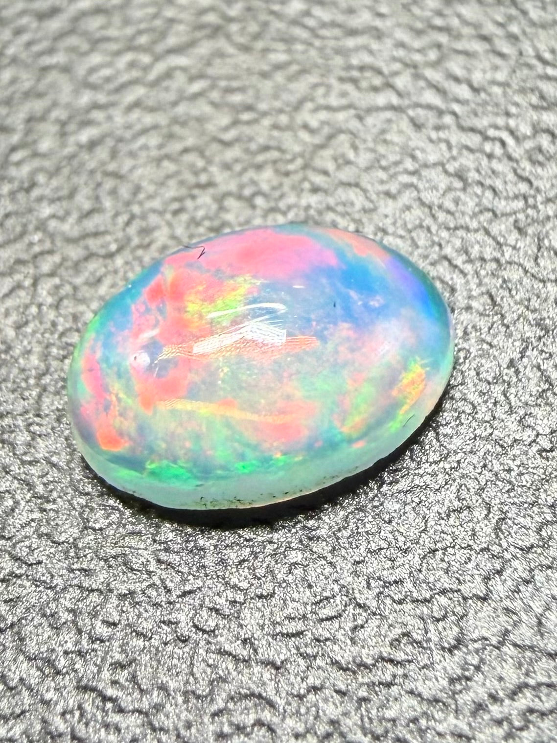 Precious opal cabochon 0,31ct – Welo, Ethiopia - OPK127