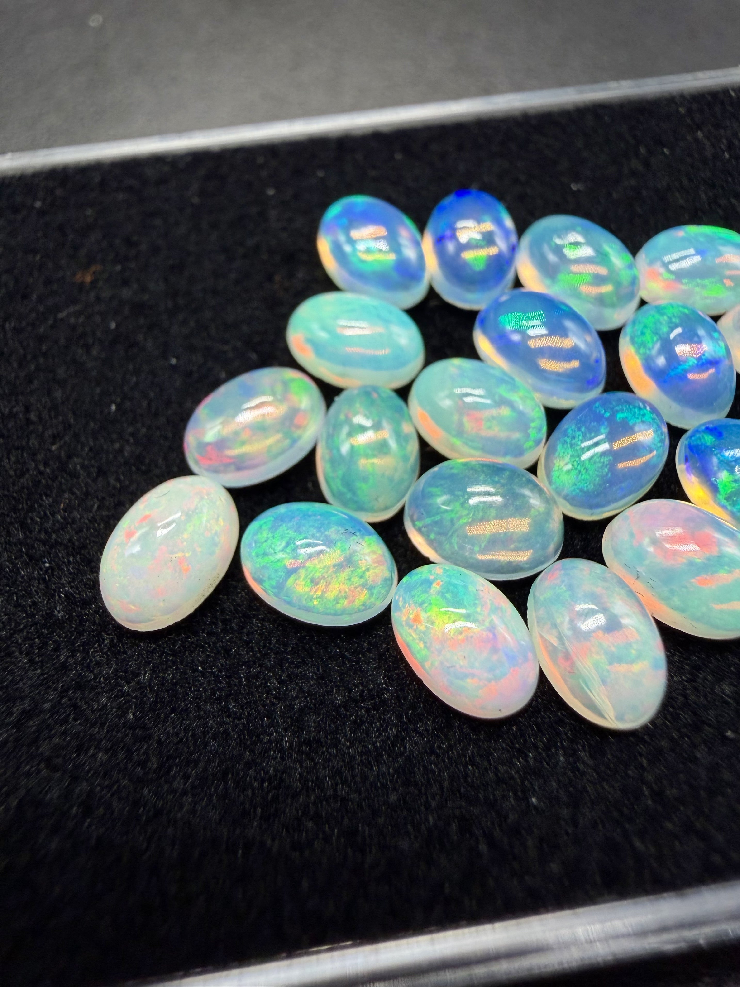 20 pcs precious opal cabochons – Welo, Ethiopia - OPK128