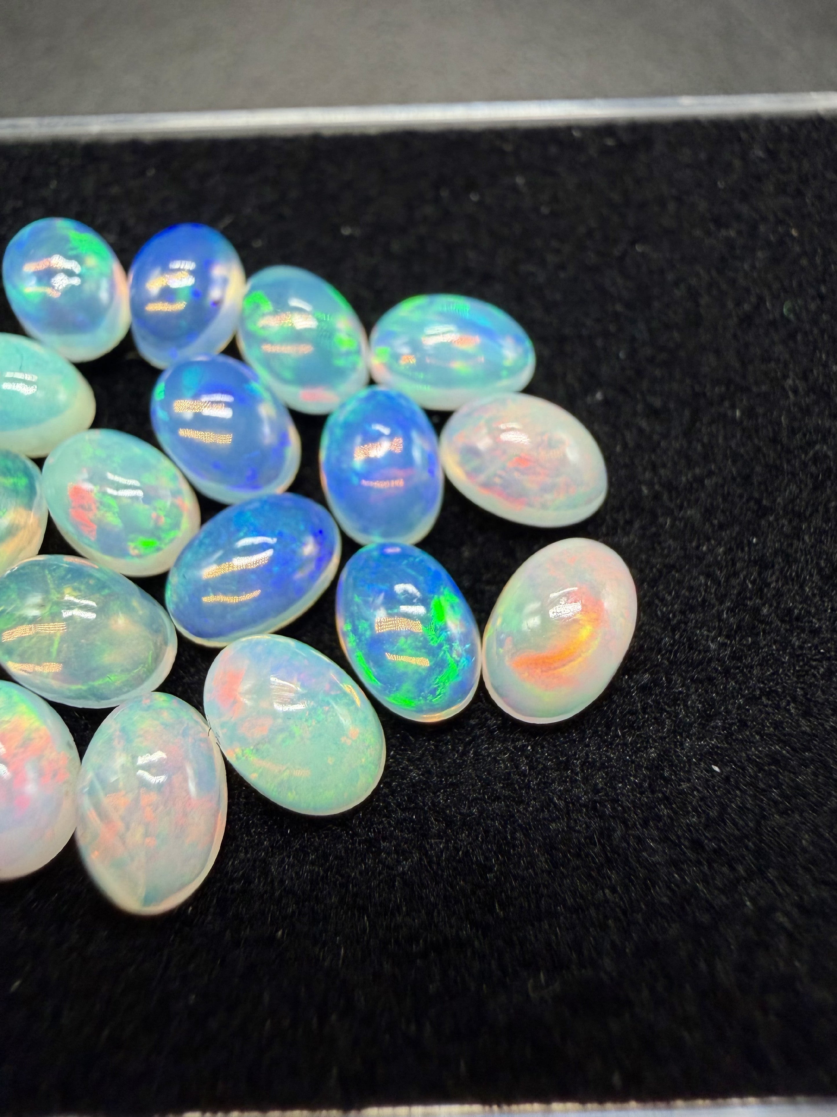20 pcs precious opal cabochons – Welo, Ethiopia - OPK128
