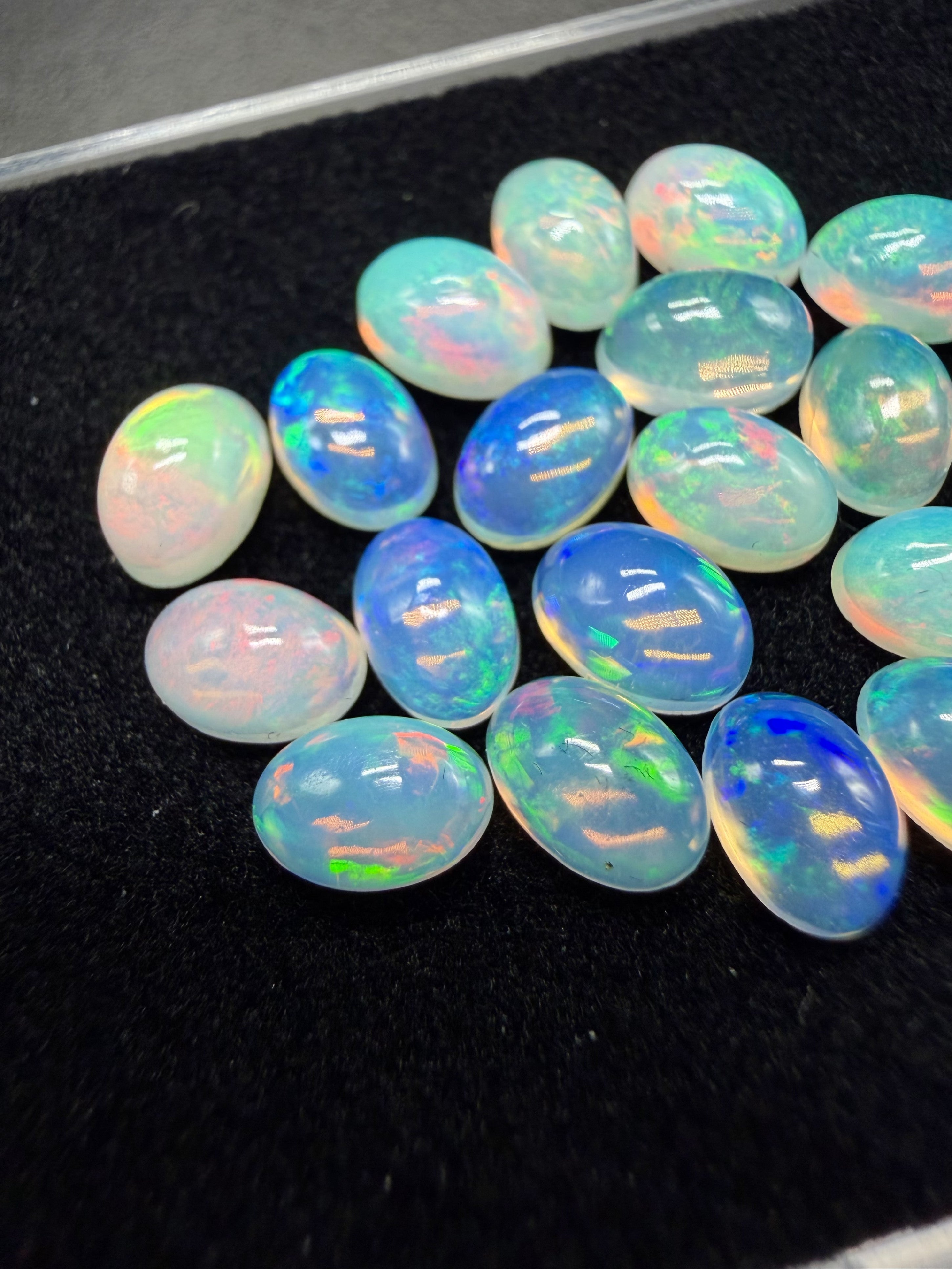 20 pcs precious opal cabochons – Welo, Ethiopia - OPK128