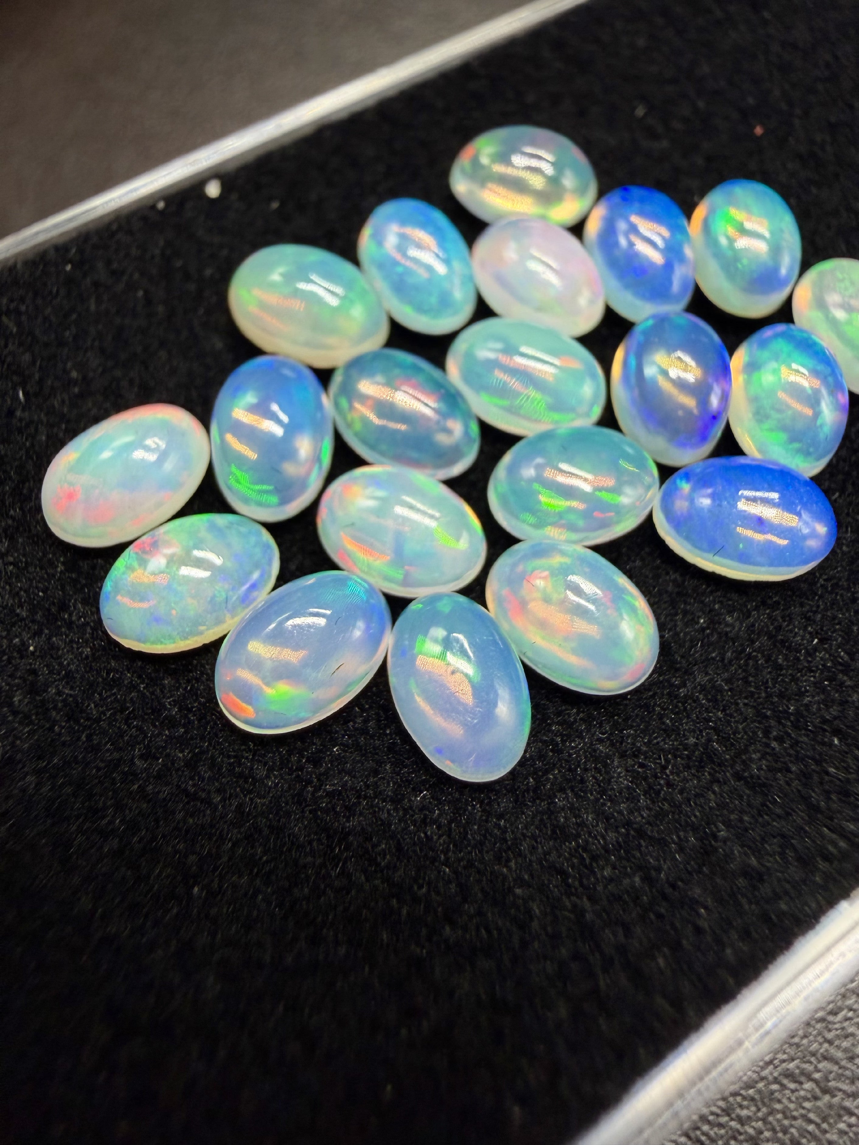20 pcs precious opal cabochons – Welo, Ethiopia - OPK129