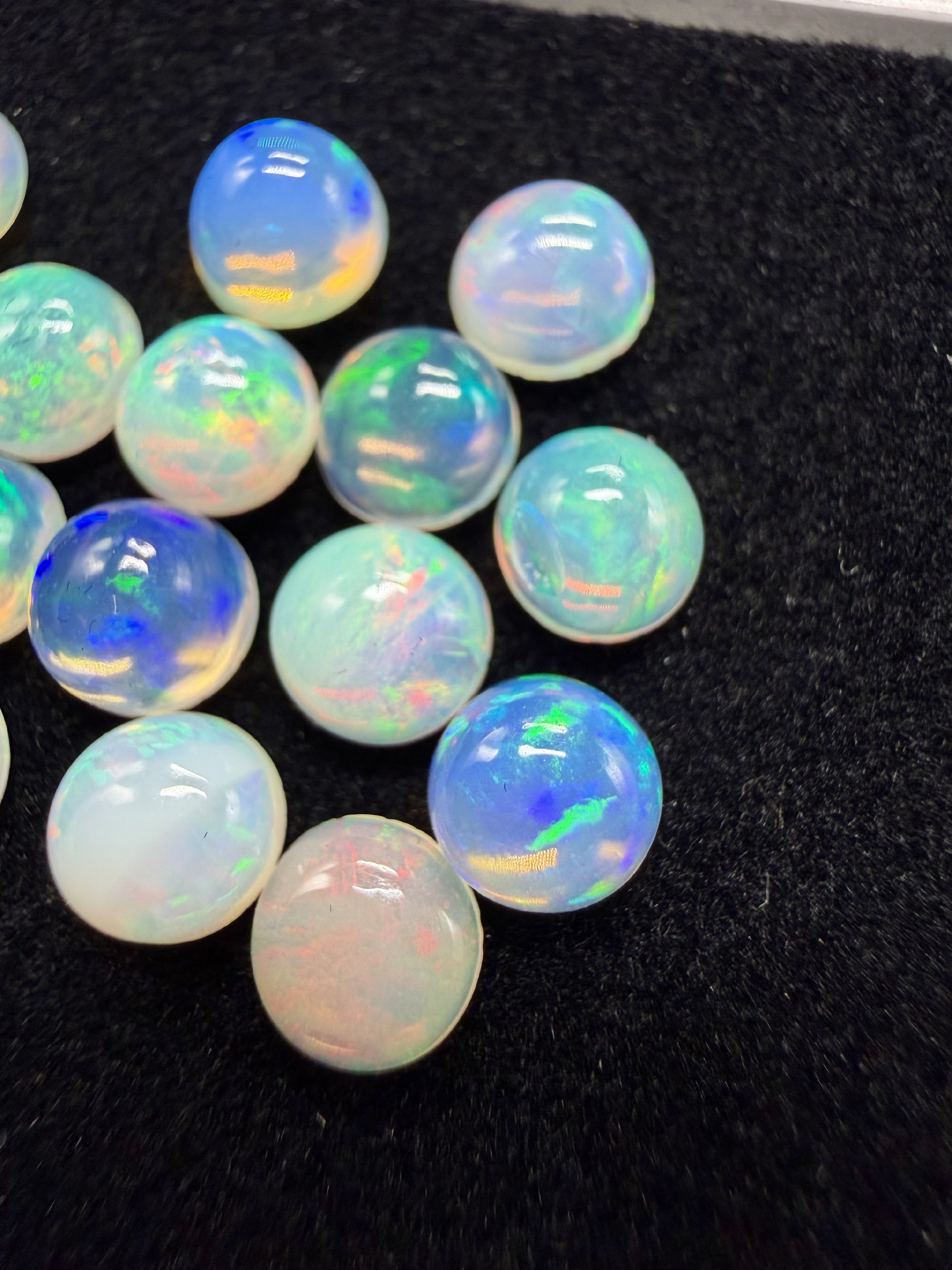 20 pcs precious opal cabochons – Welo, Ethiopia - OPK132