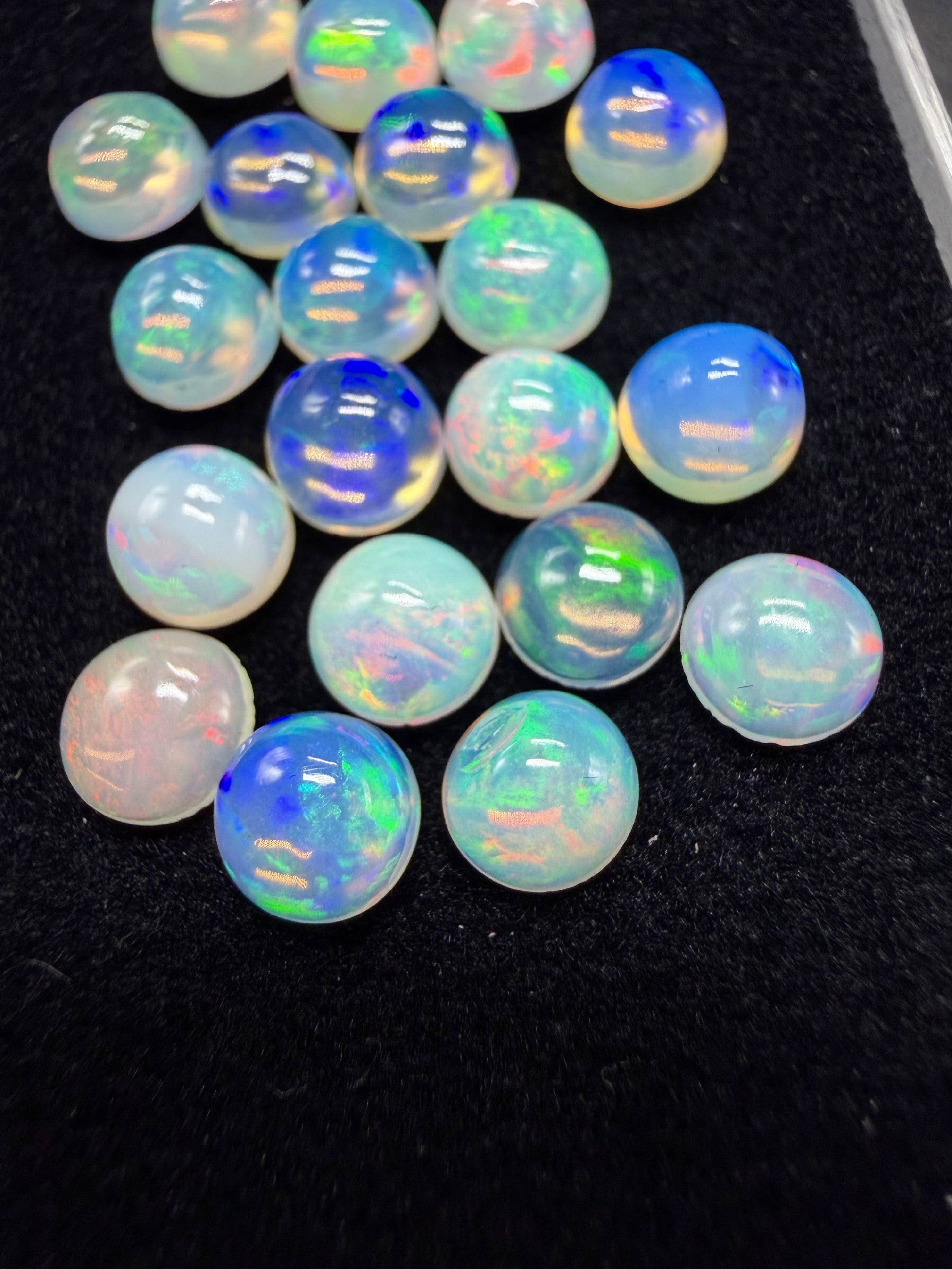 20 pcs precious opal cabochons – Welo, Ethiopia - OPK132