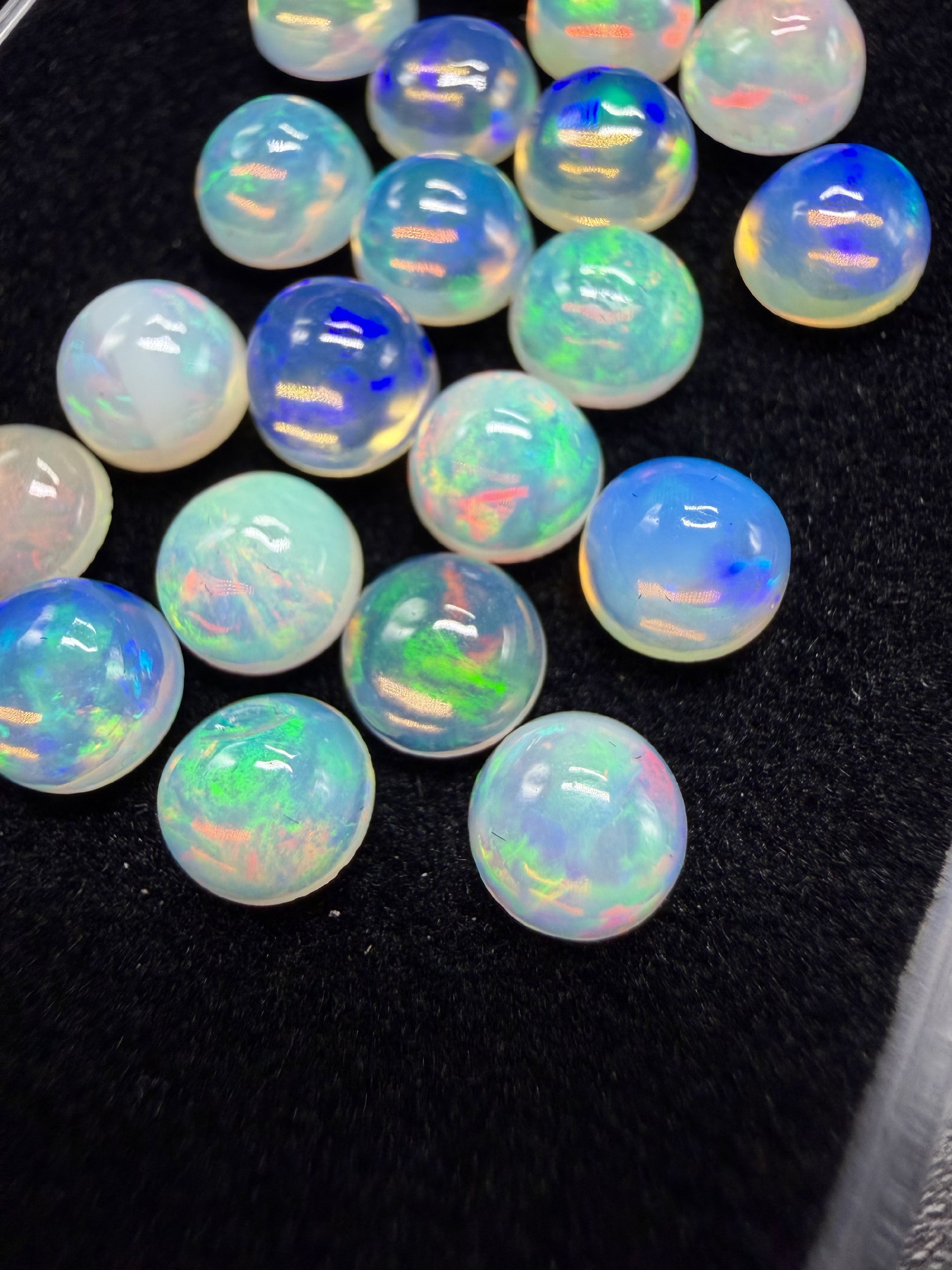 20 pcs precious opal cabochons – Welo, Ethiopia - OPK132