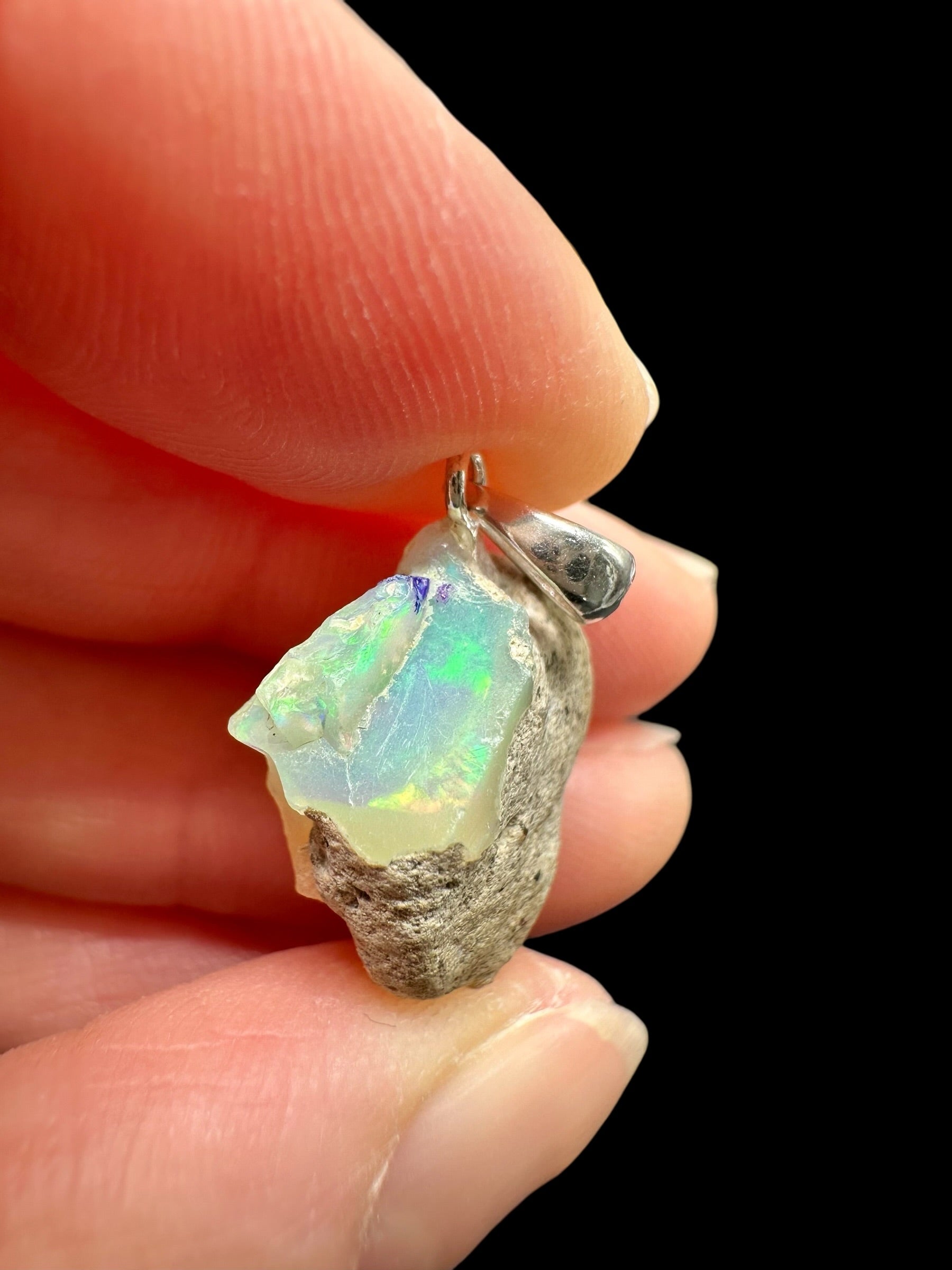 Silver precious opal pendant - SP/OP098