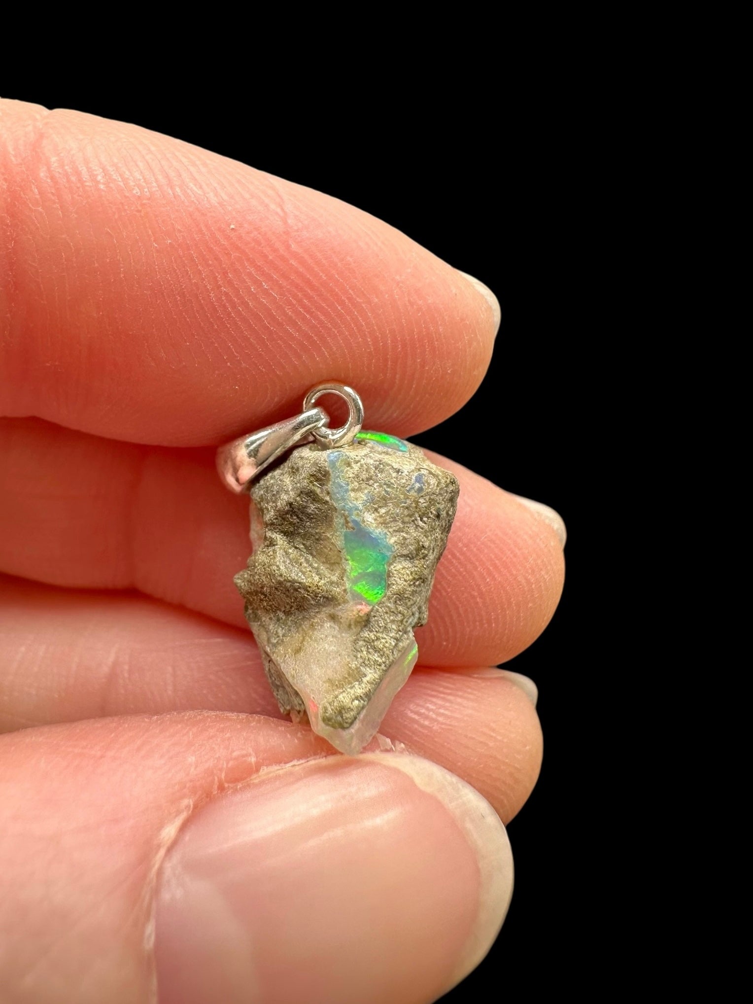 Silver precious opal pendant - SP/OP102