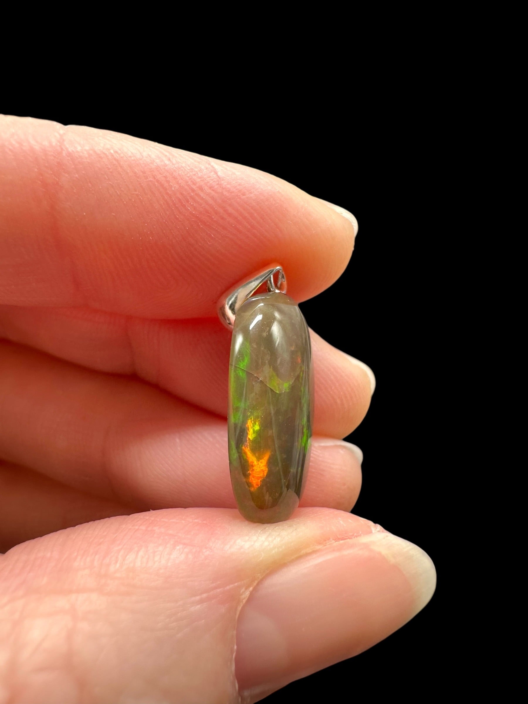 Silver faceted precious opal pendant - SP/OP110
