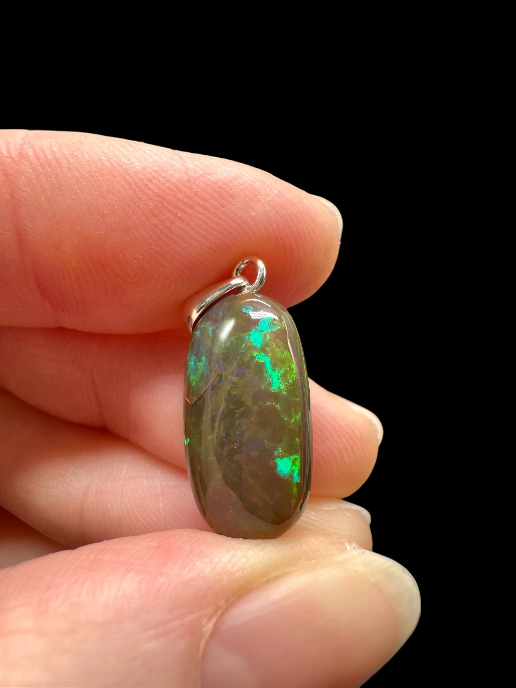 Silver faceted precious opal pendant - SP/OP110