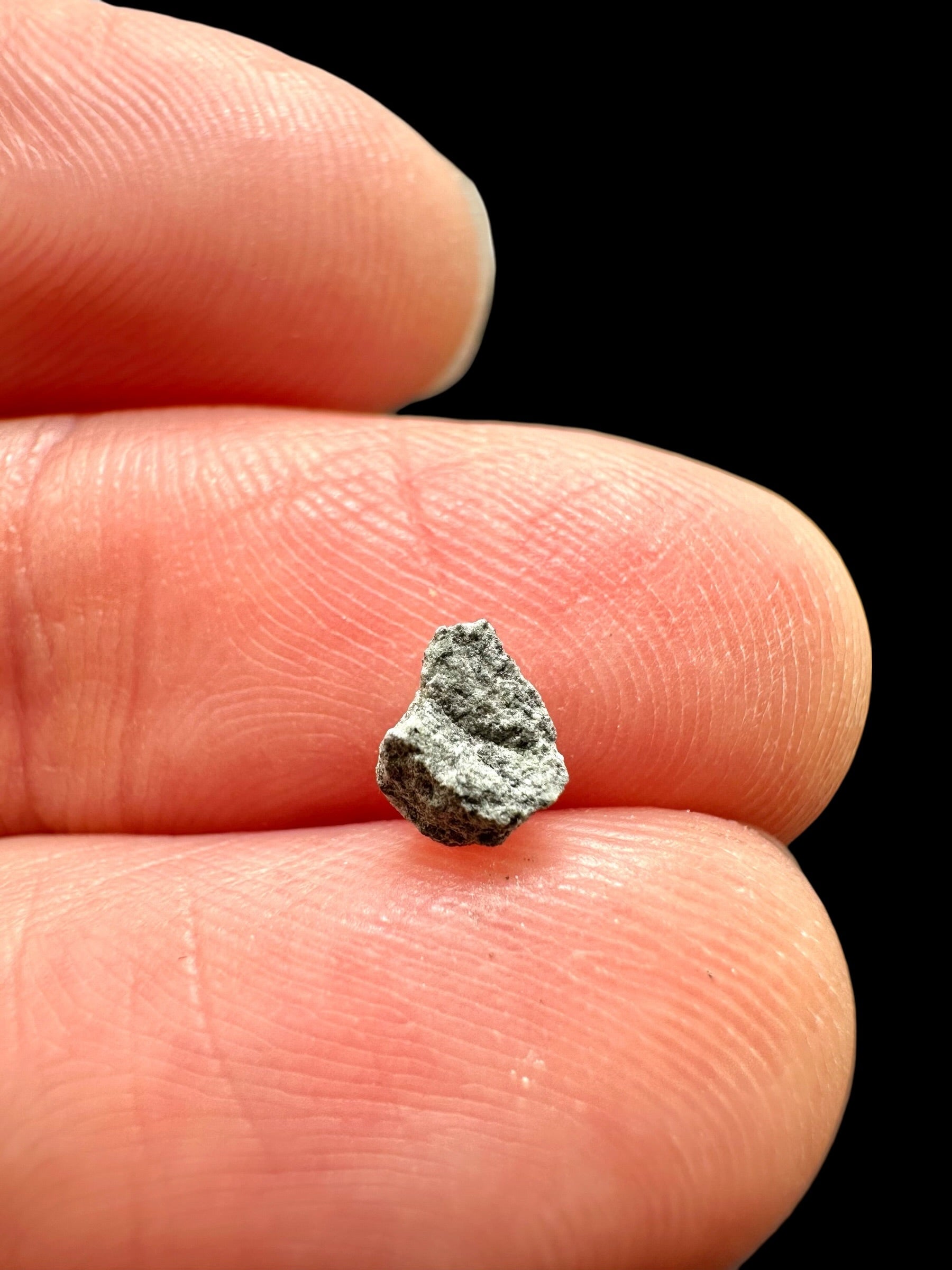 Meteorite Bensour 0,08g – Morocco - MEBS34