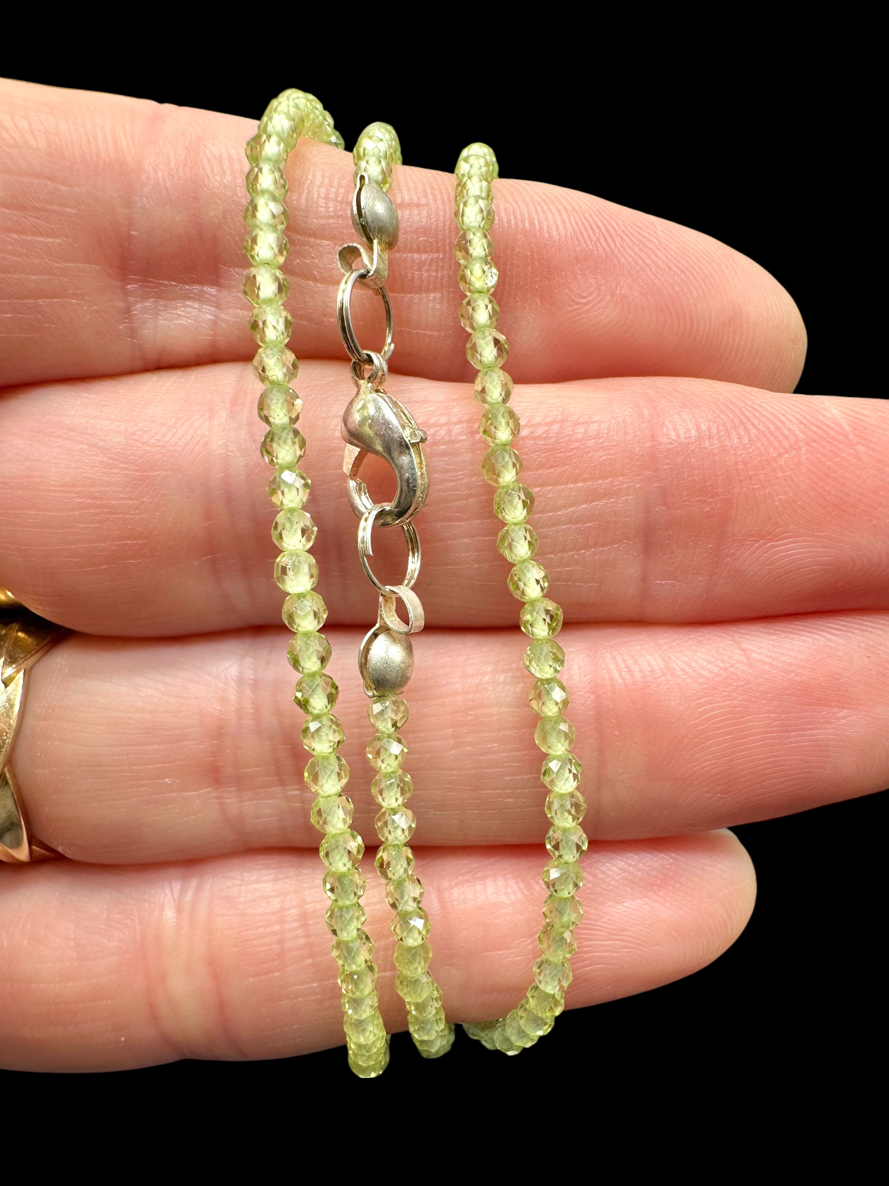 Peridote necklace 45 cm (2,5mm) - NAH48