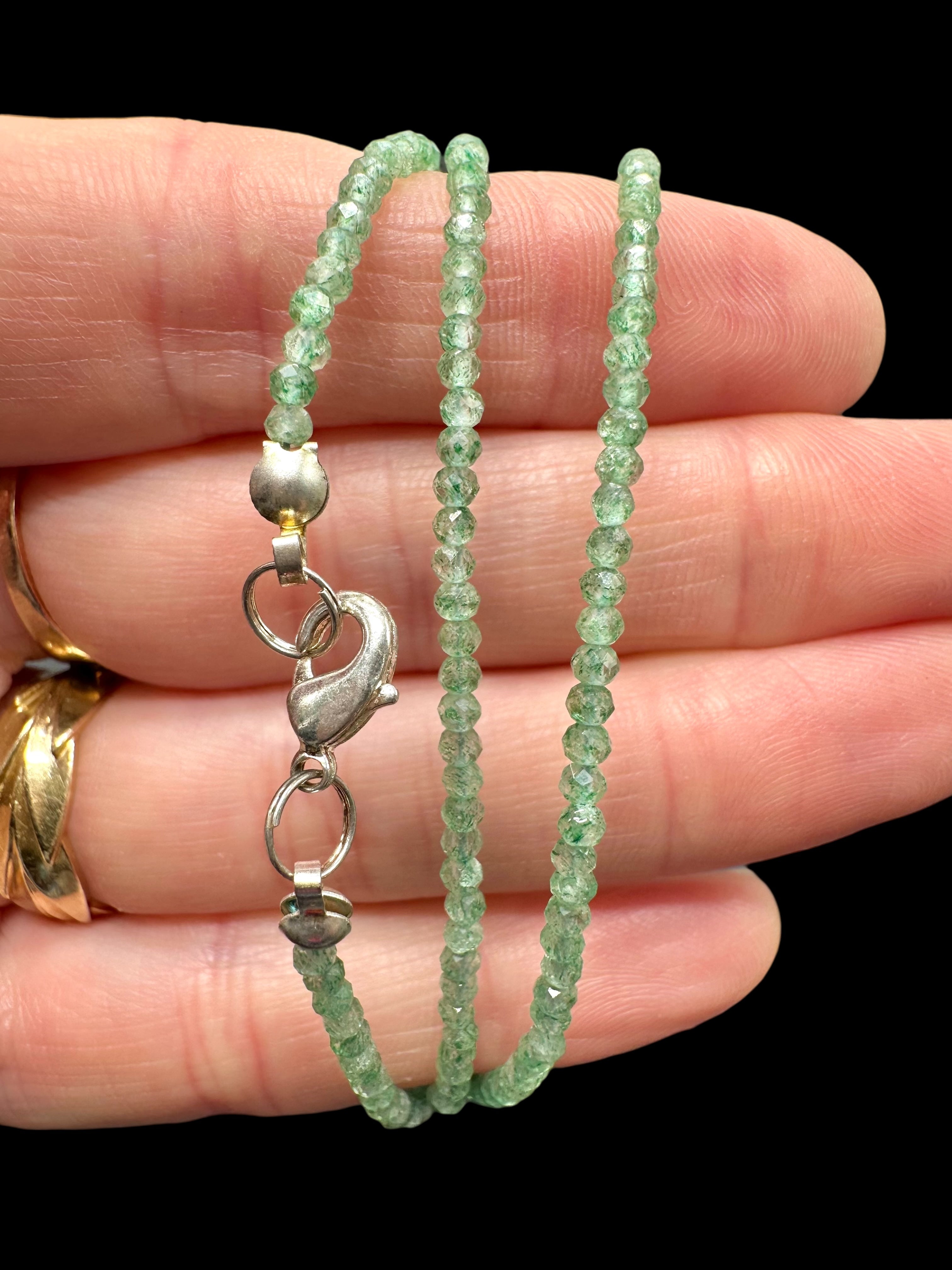 Green strawberry quartz necklace 45 cm (2mm) - NAH50