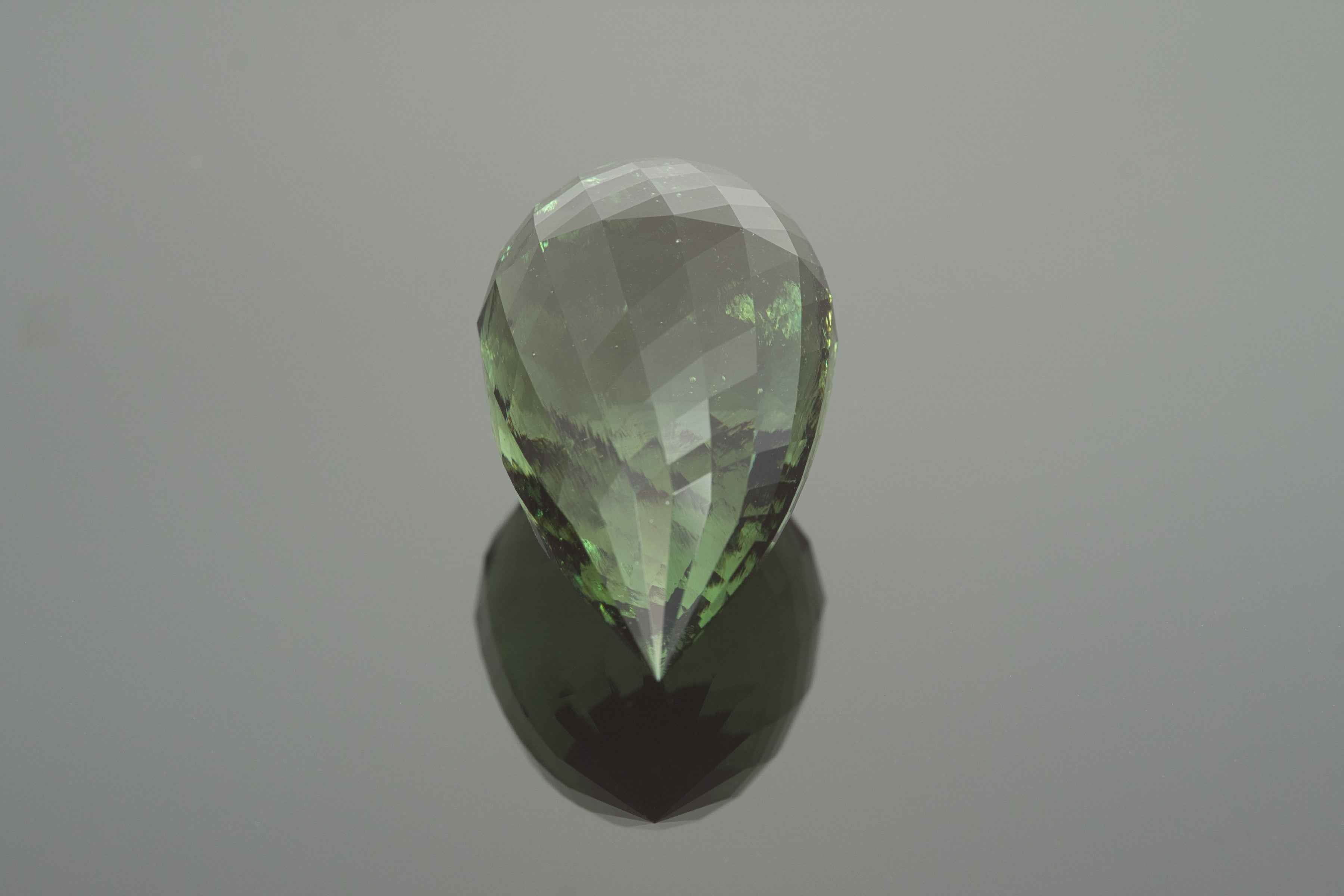 Moldavite faccettata 32ct – TOP CUT – 272 facets - BV080