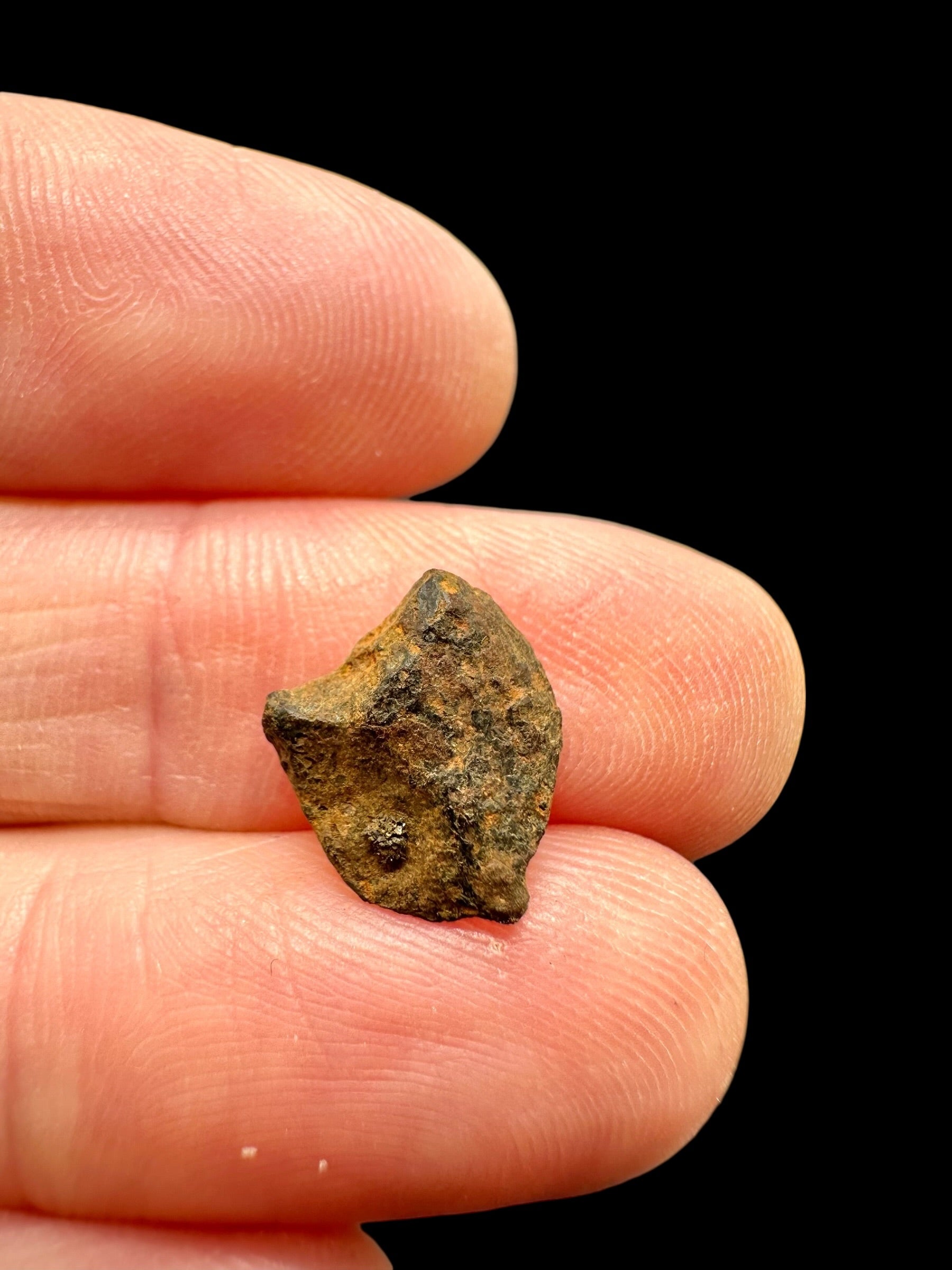 Meteorite Agoudal "Imilchil" 0,9g – Morocco - MEAG36