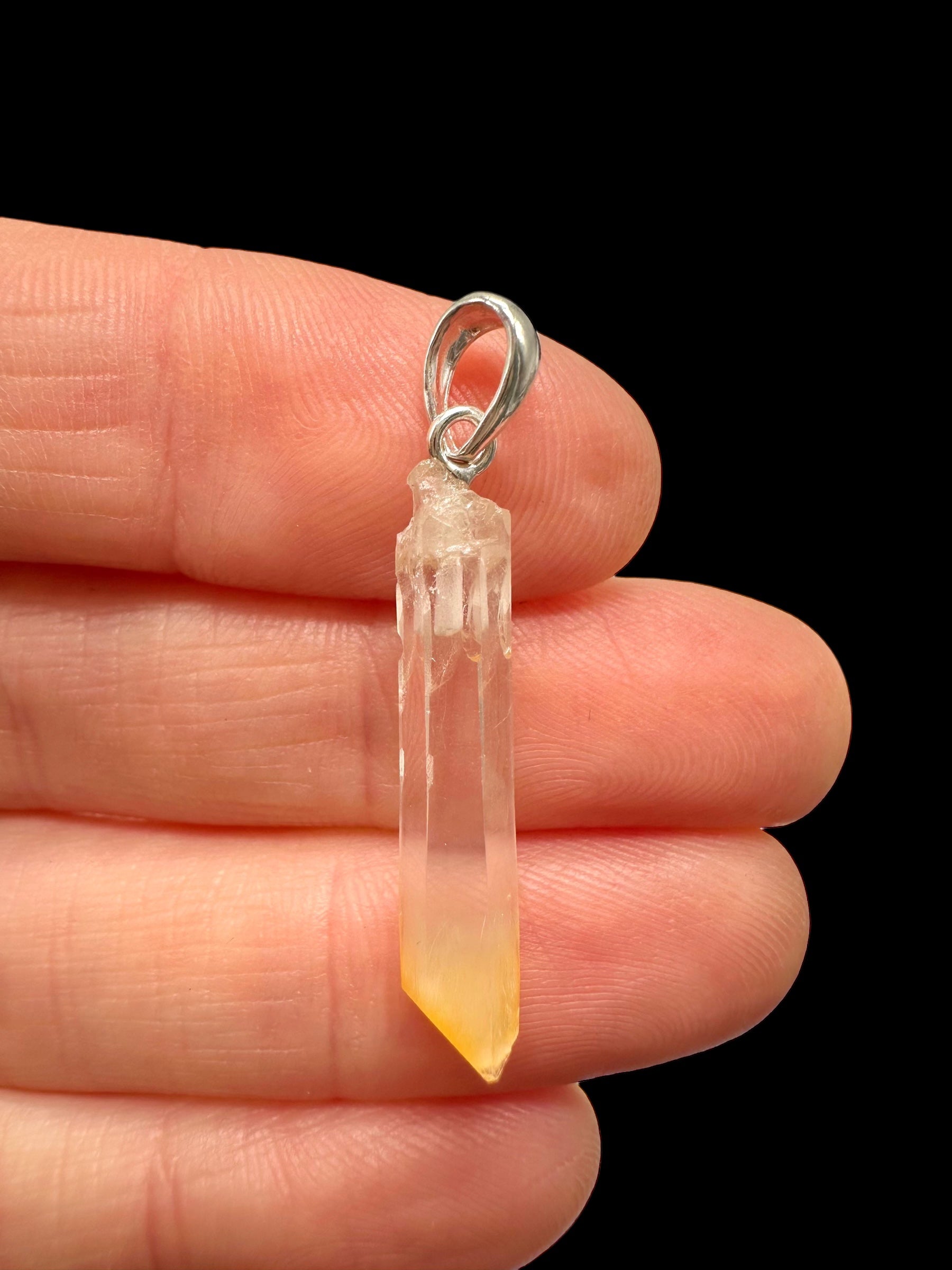 Silver mango crystal pendant – Colombia