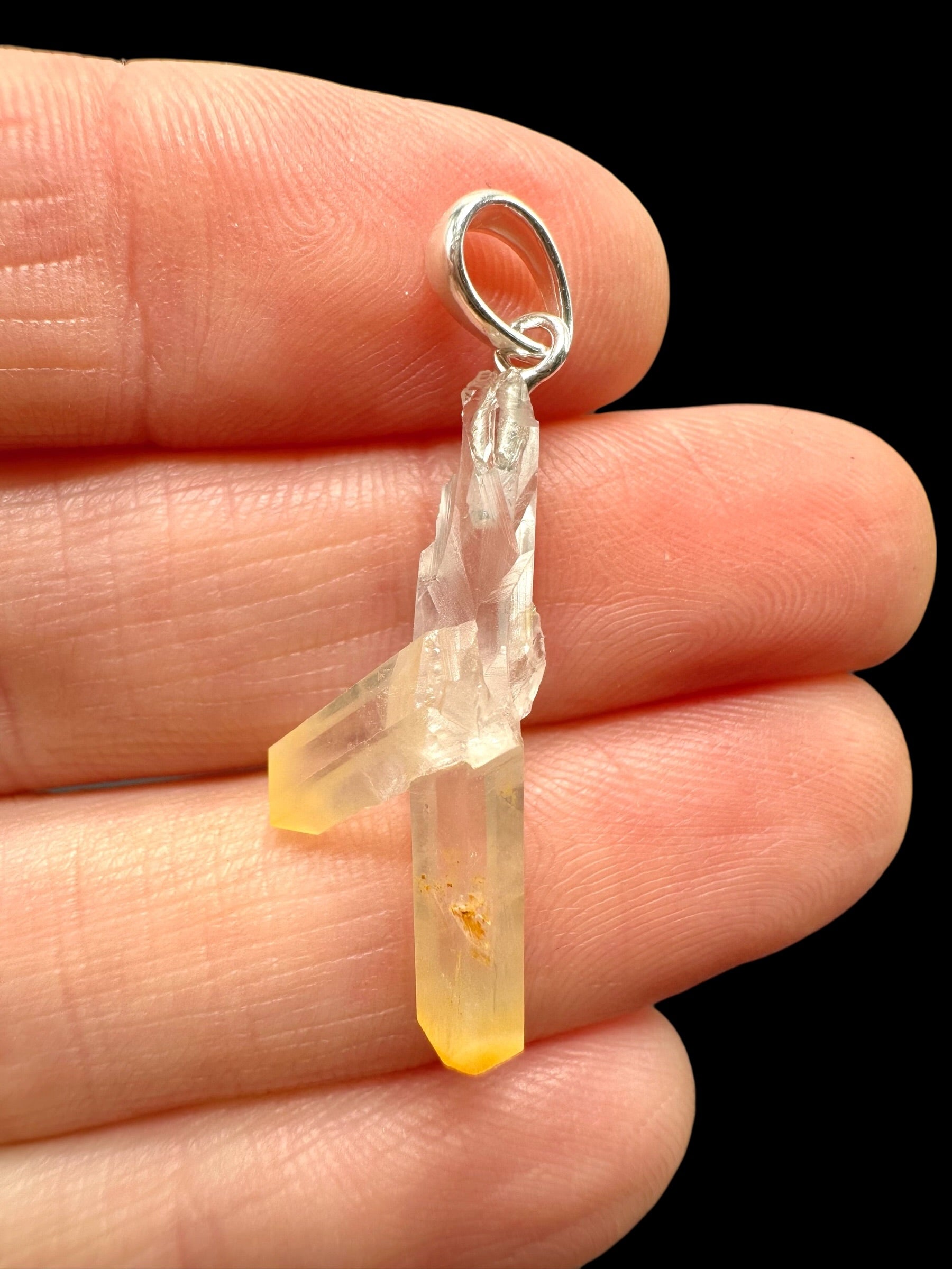 Silver mango crystal pendant – Colombia