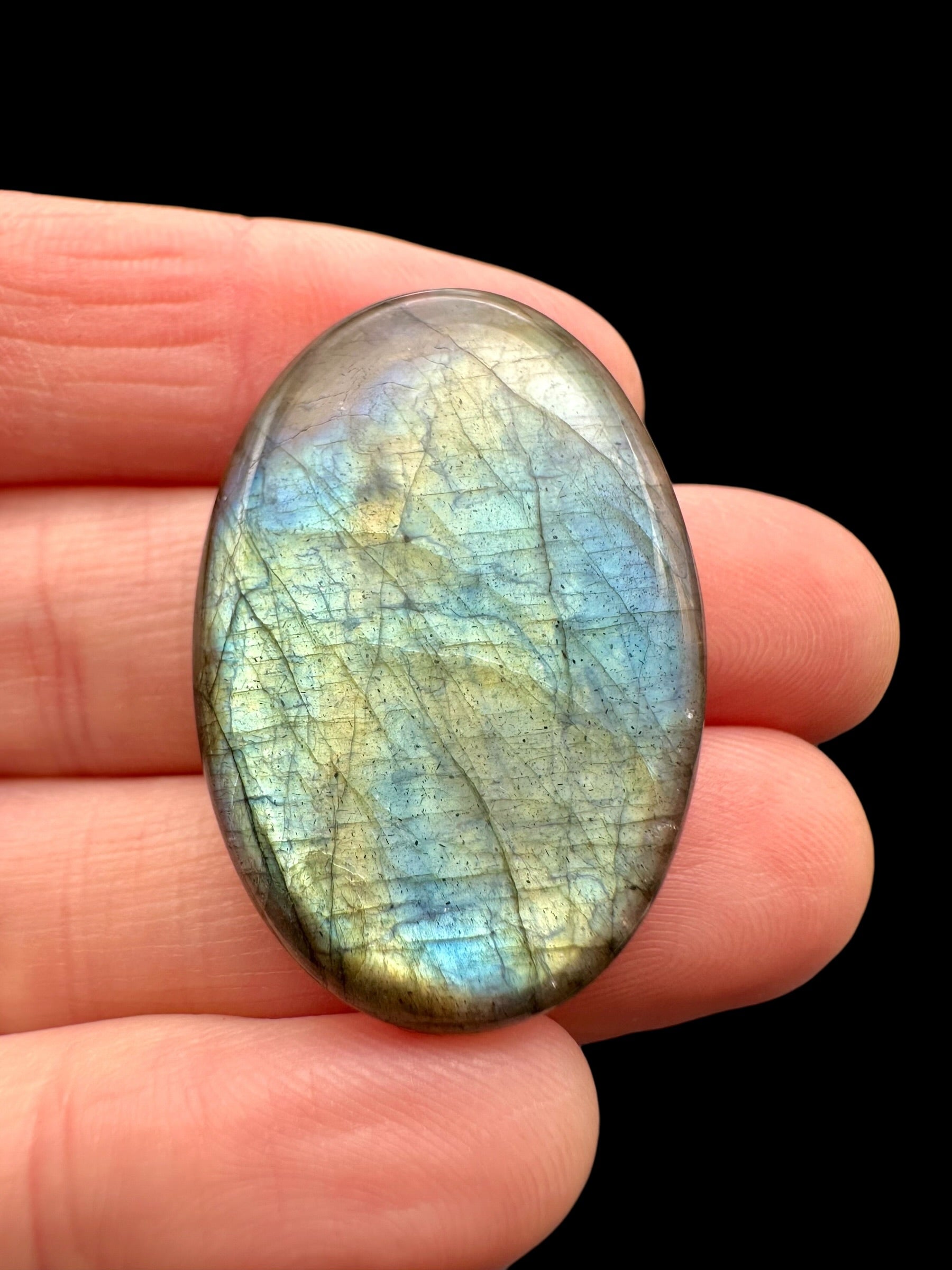 Labradorite cabochon – Madagascar