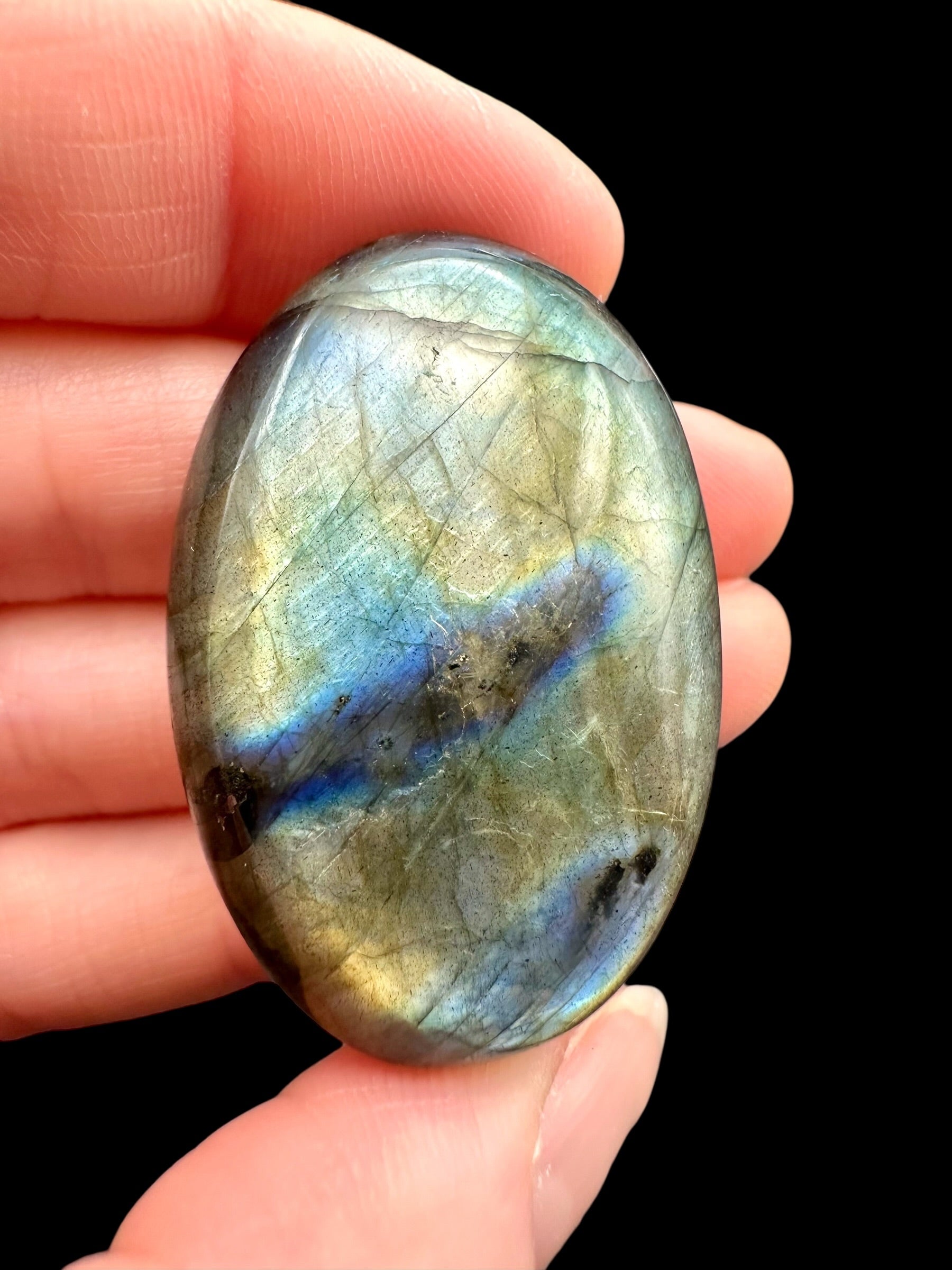 Labradorite cabochon – Madagascar