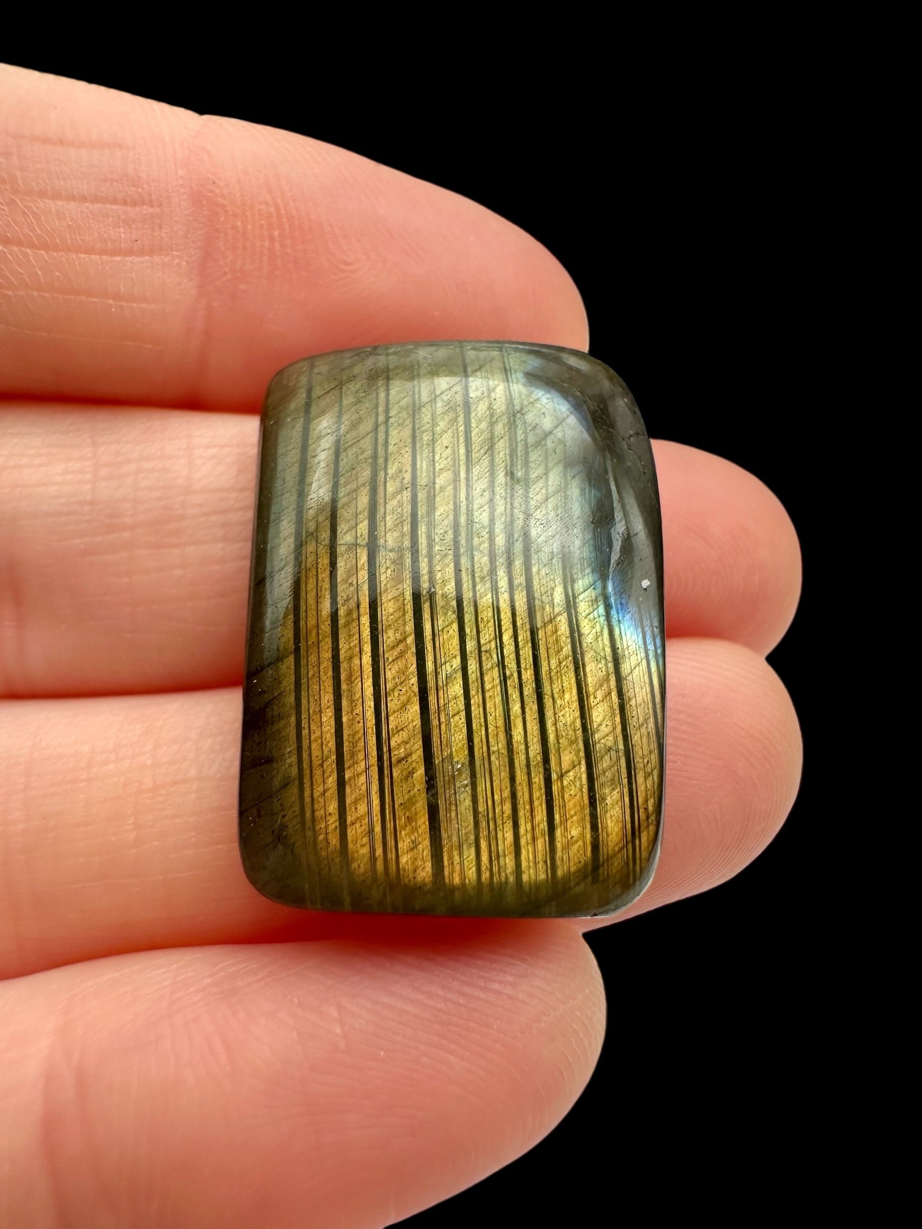 Labradorite cabochon – Madagascar