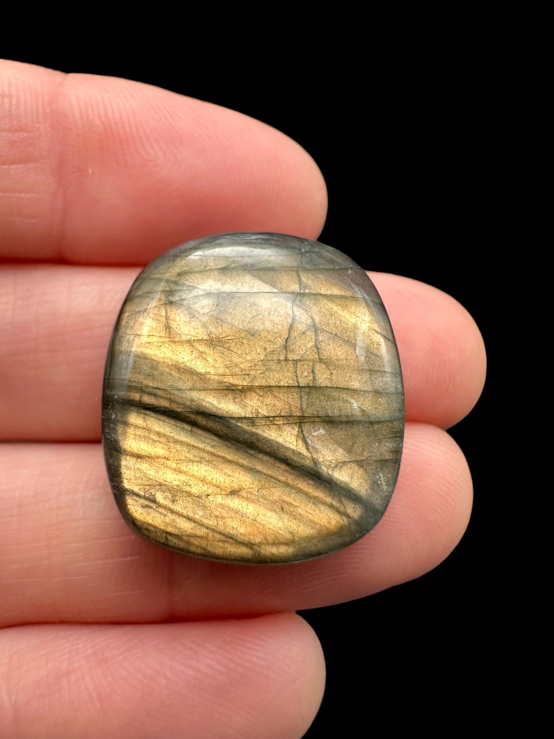 Labradorite cabochon – Madagascar