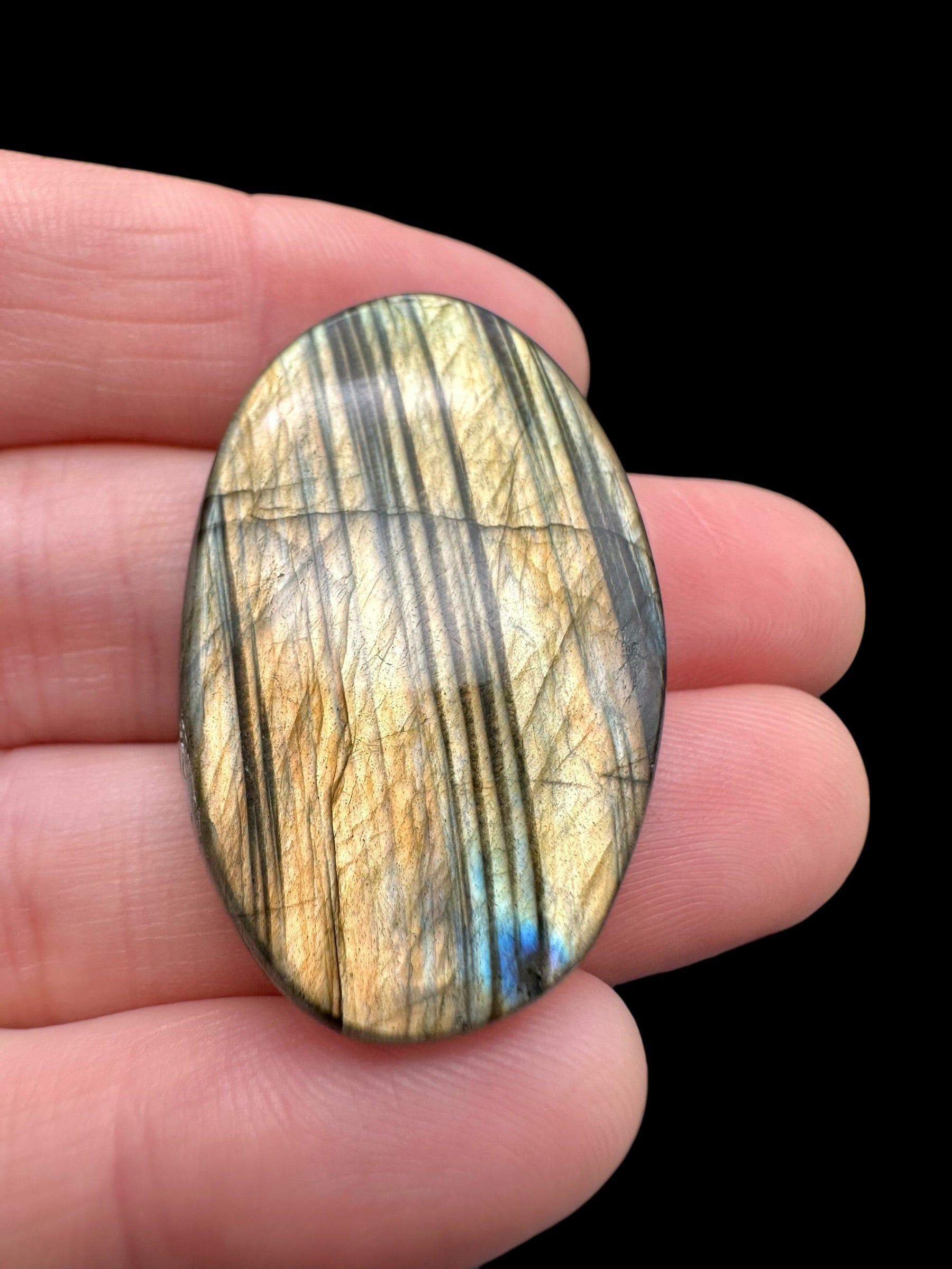 Labradorite cabochon – Madagascar