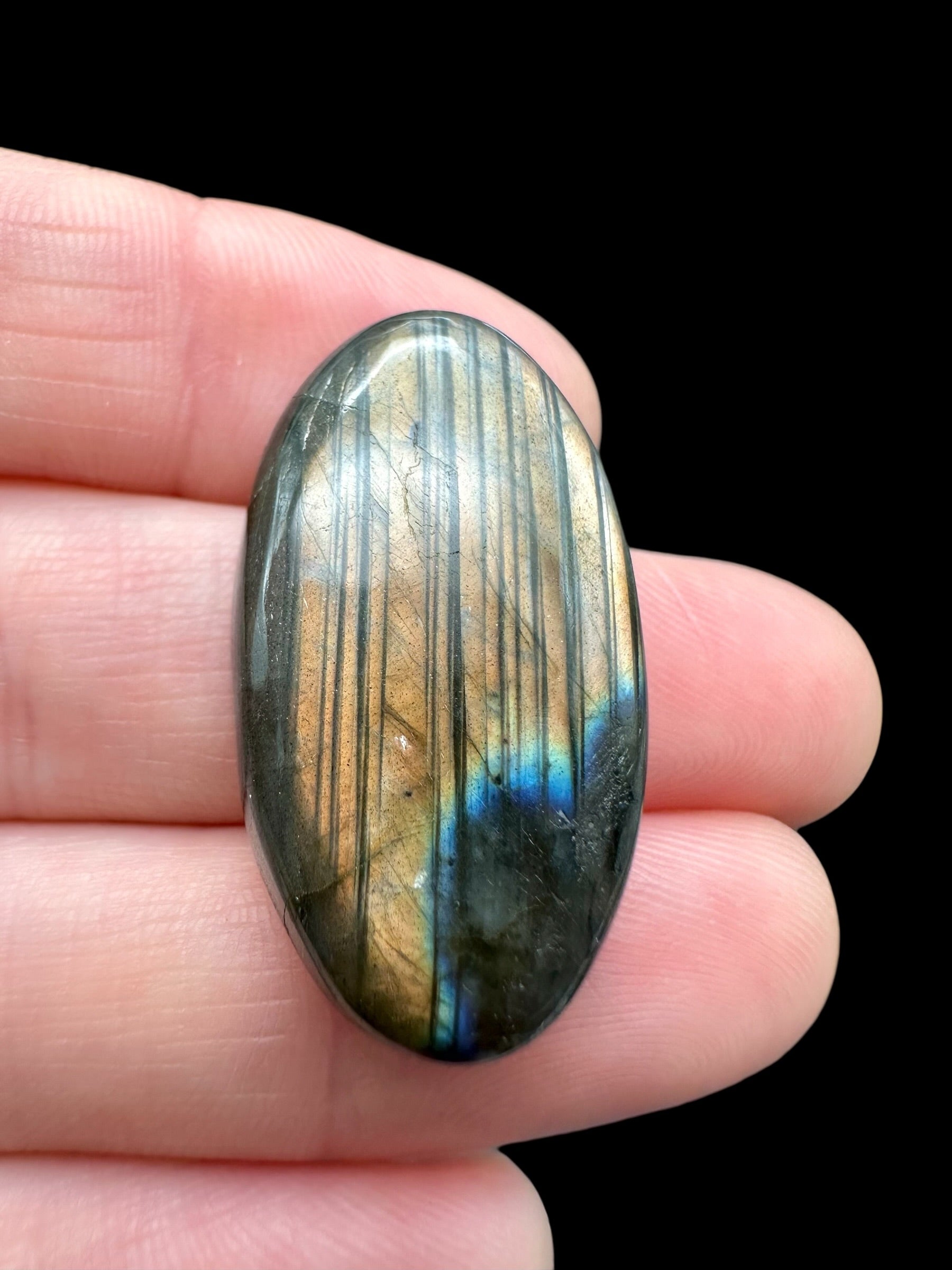 Labradorite cabochon – Madagascar