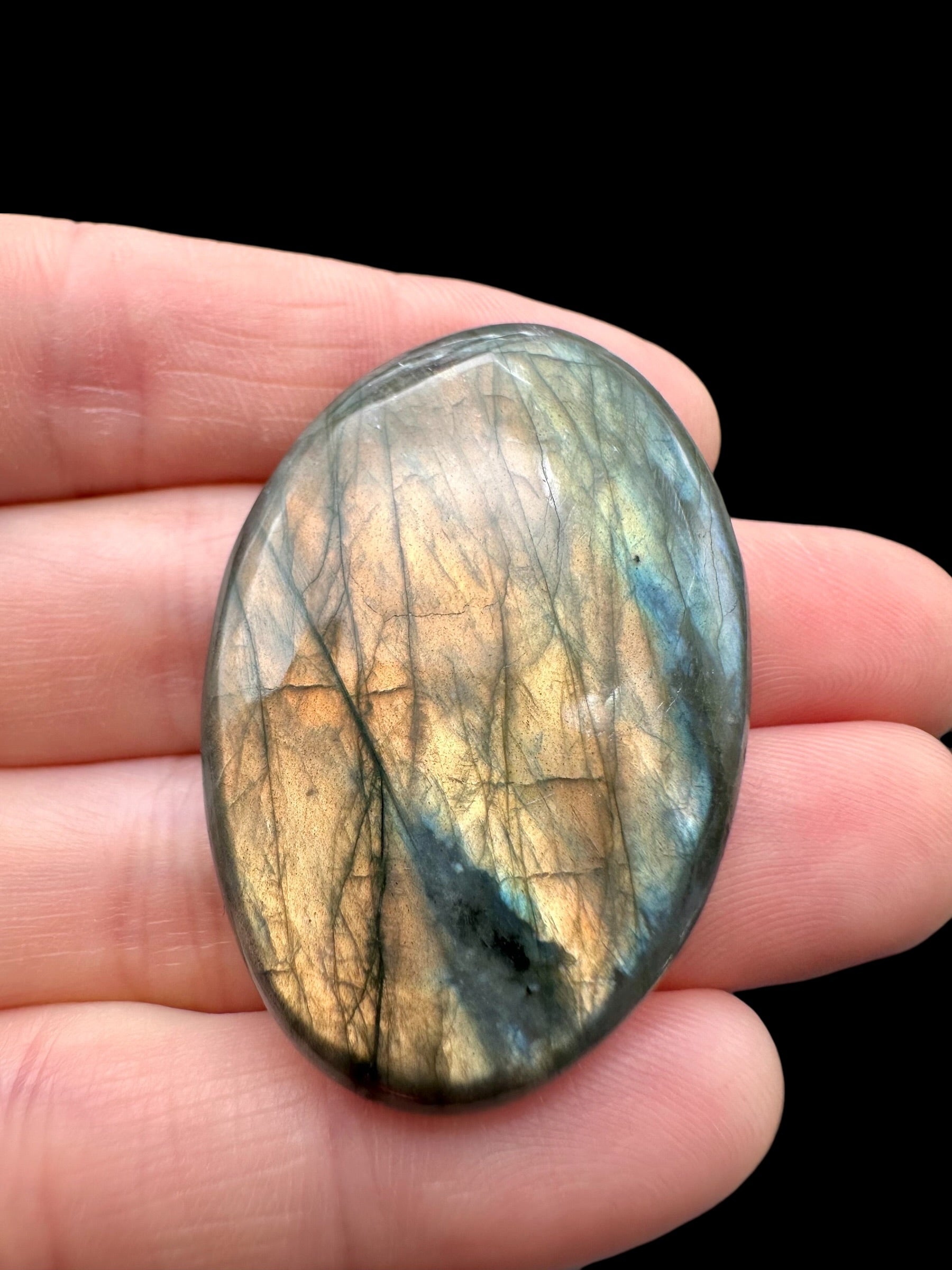Labradorite cabochon – Madagascar