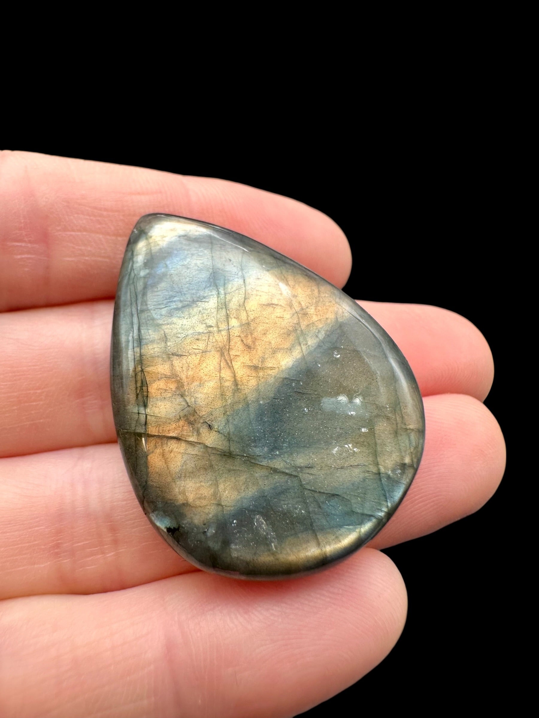 Labradorite cabochon – Madagascar