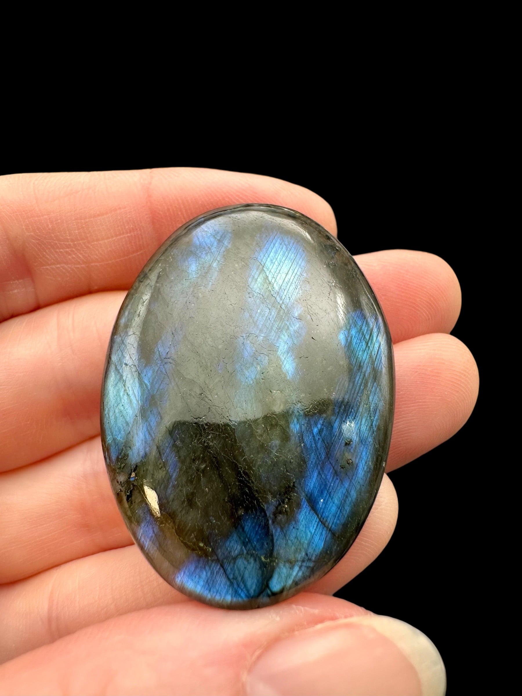 Labradorite cabochon – Madagascar