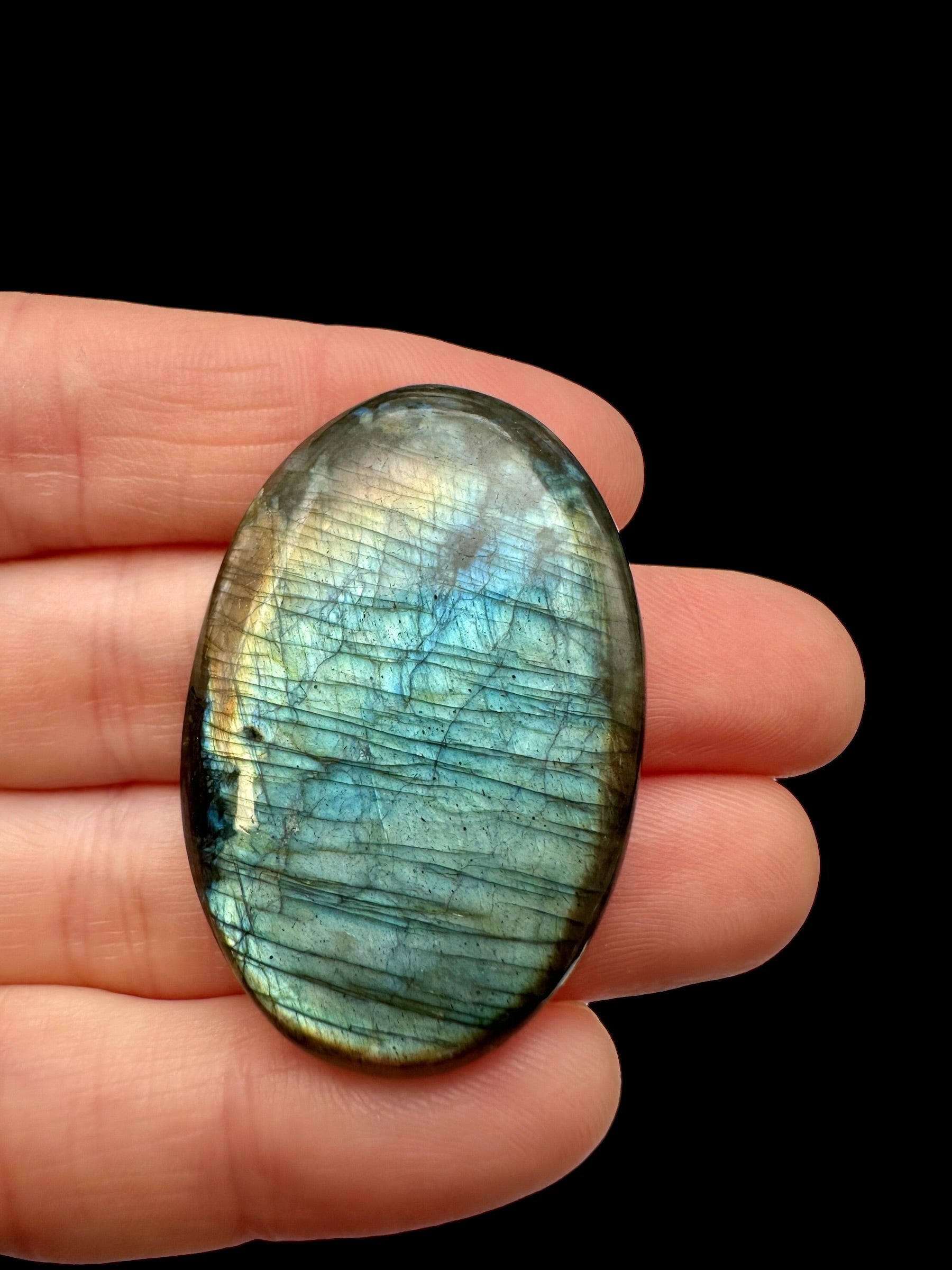 Labradorite cabochon – Madagascar