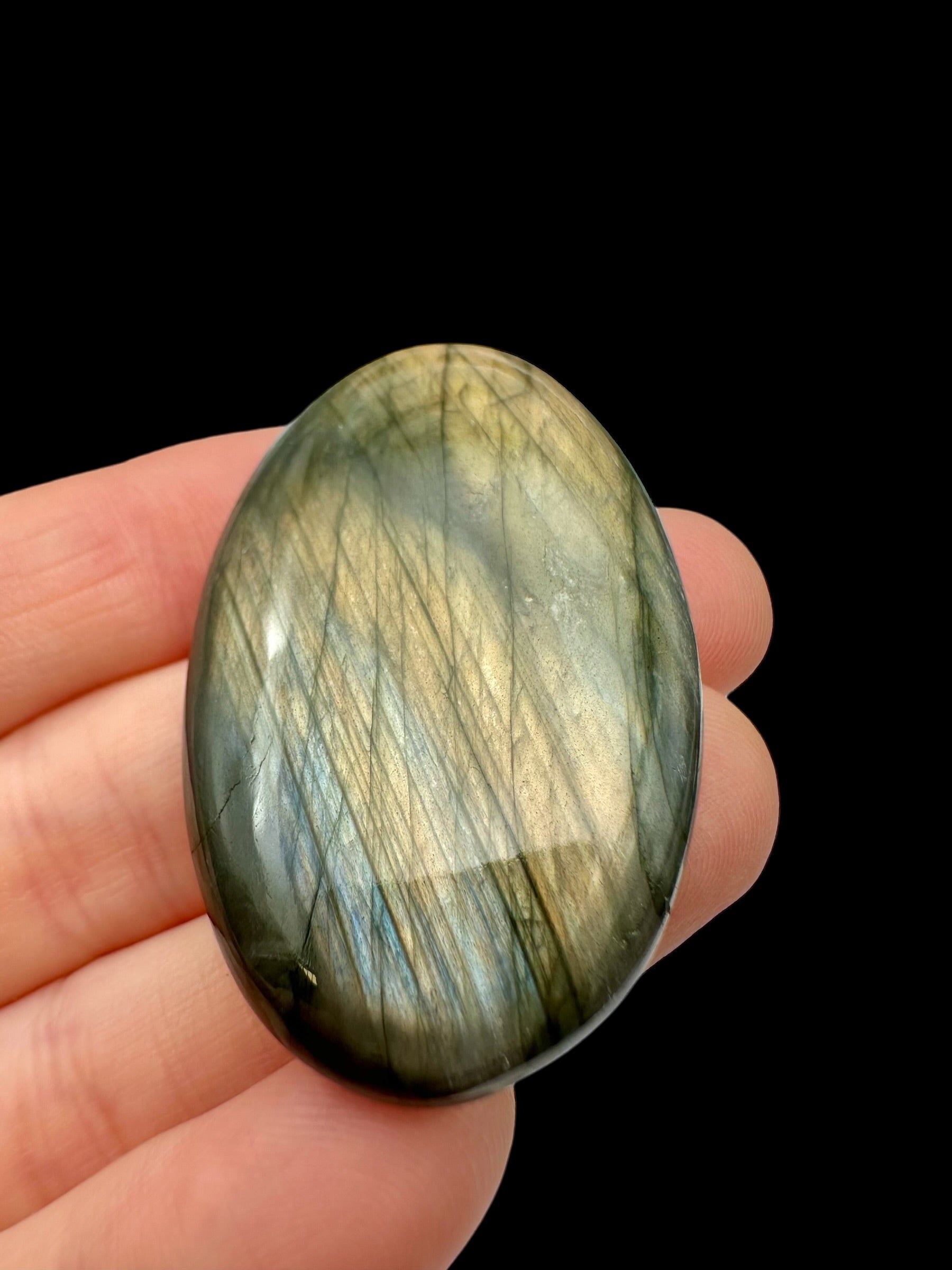 Labradorite cabochon – Madagascar