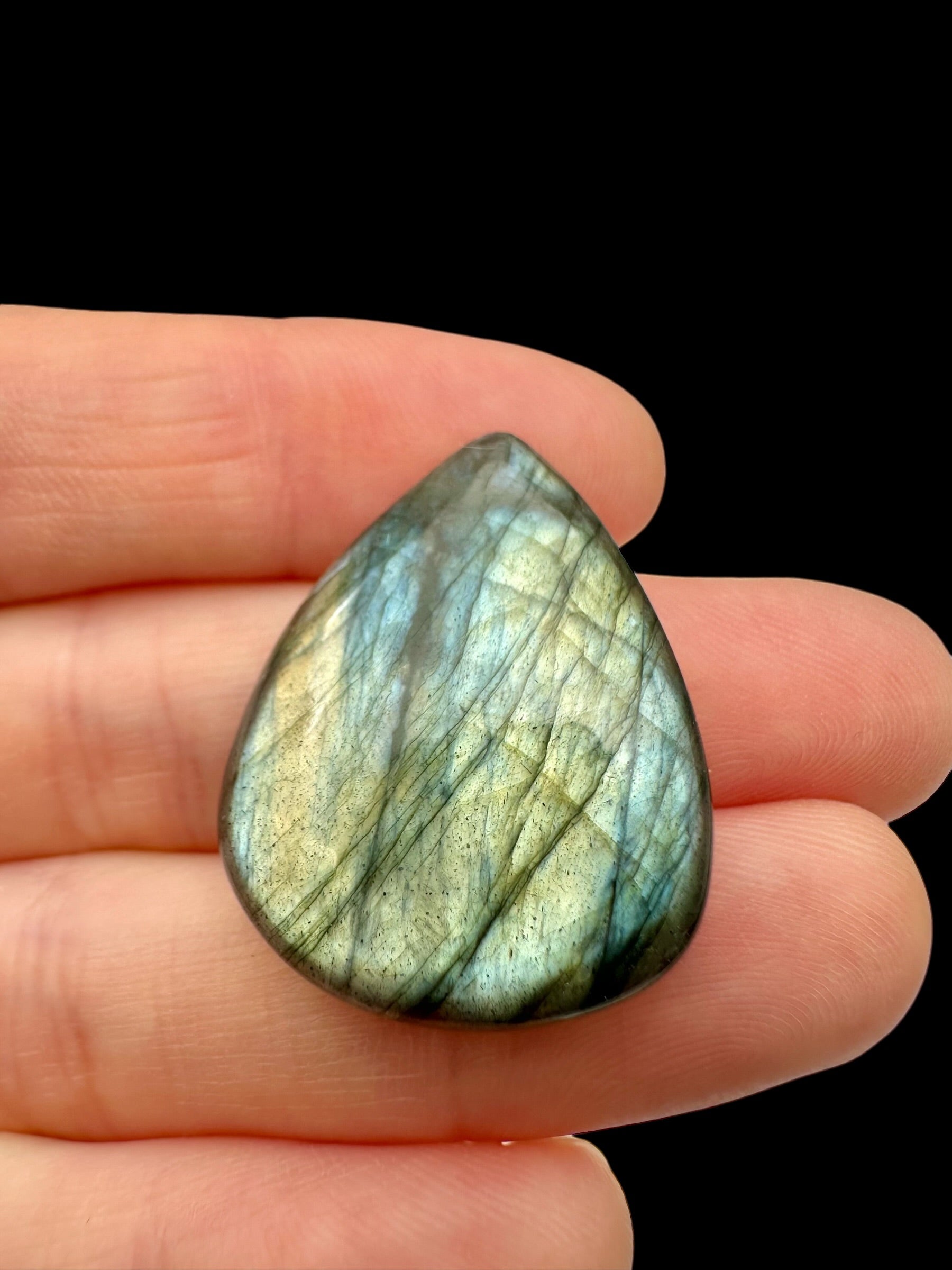 Labradorite cabochon – Madagascar