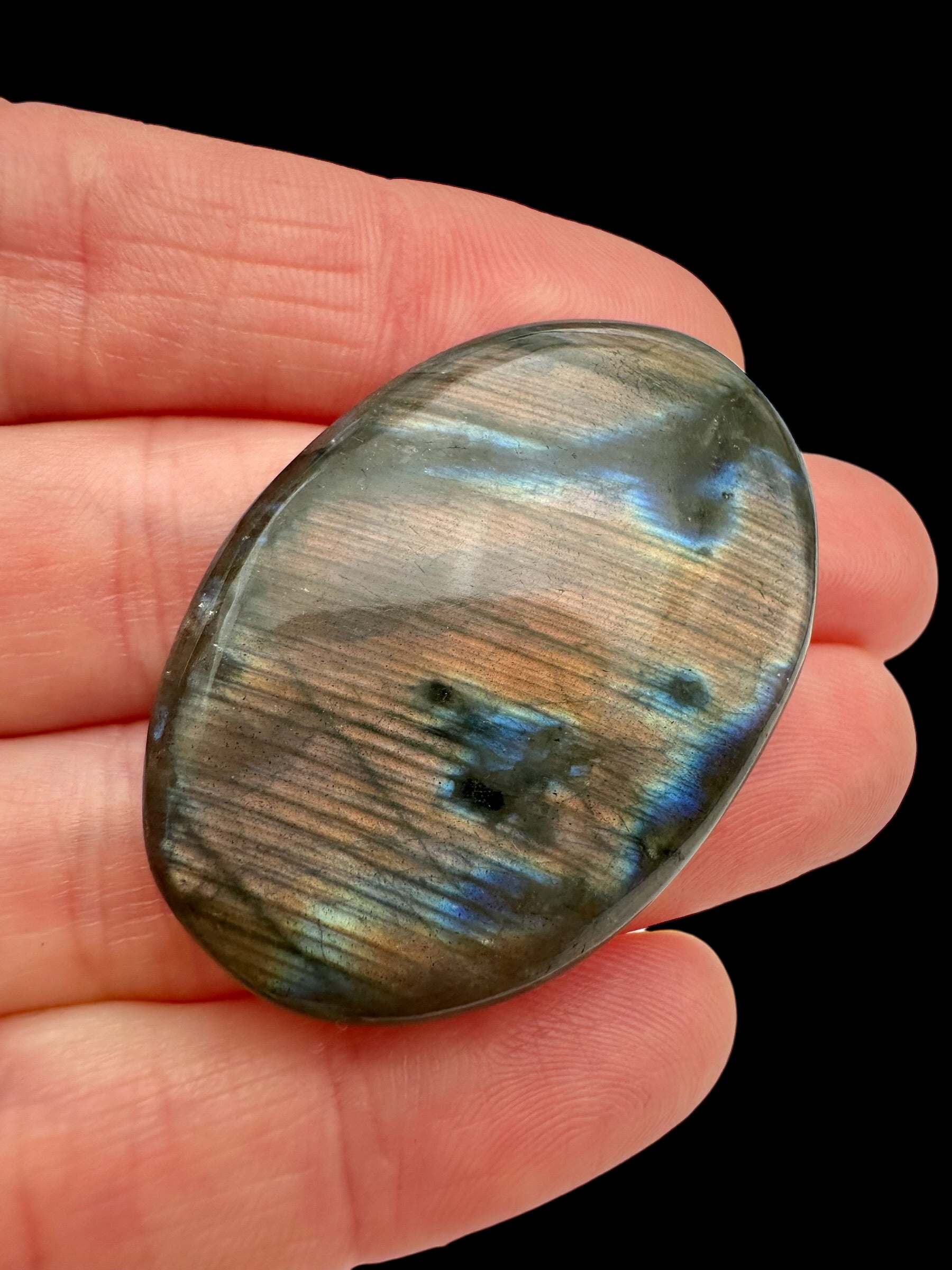 Labradorite cabochon – Madagascar