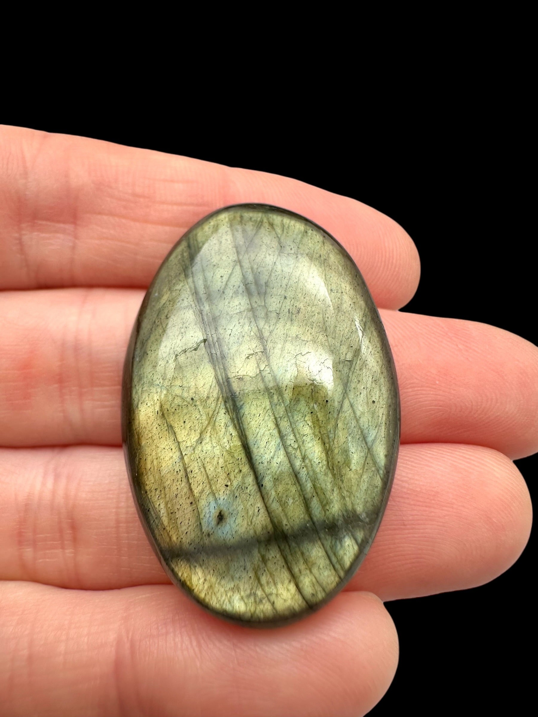 Labradorite cabochon – Madagascar